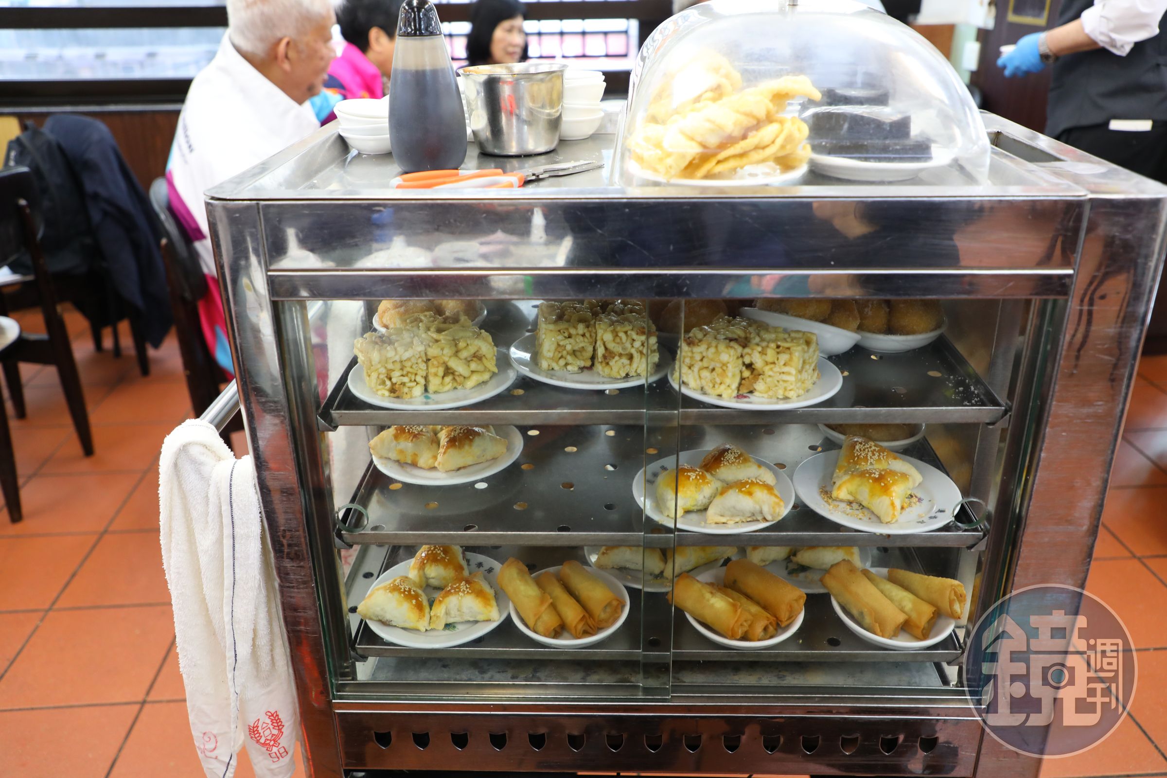 一台點心車就是一個食物部門。