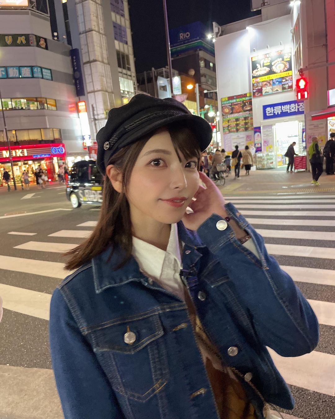 上原亞衣經常透過YouTube和粉絲互動，目前有77萬訂閱者。（翻攝上原亞衣IG）
