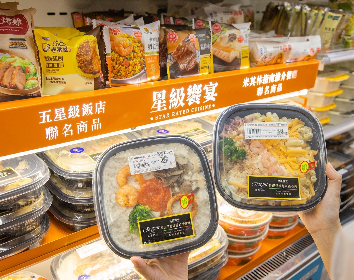 「明太子帕達諾起司燉飯」主打使用4種起司製作法式莫內醬Mornay Sauce；「鮮蝦奶油起司通心粉」則使用切達、摩佐、帕瑪森等3種起司搭配煙燻培根、鮮蝦焗烤。（皆109元／份）