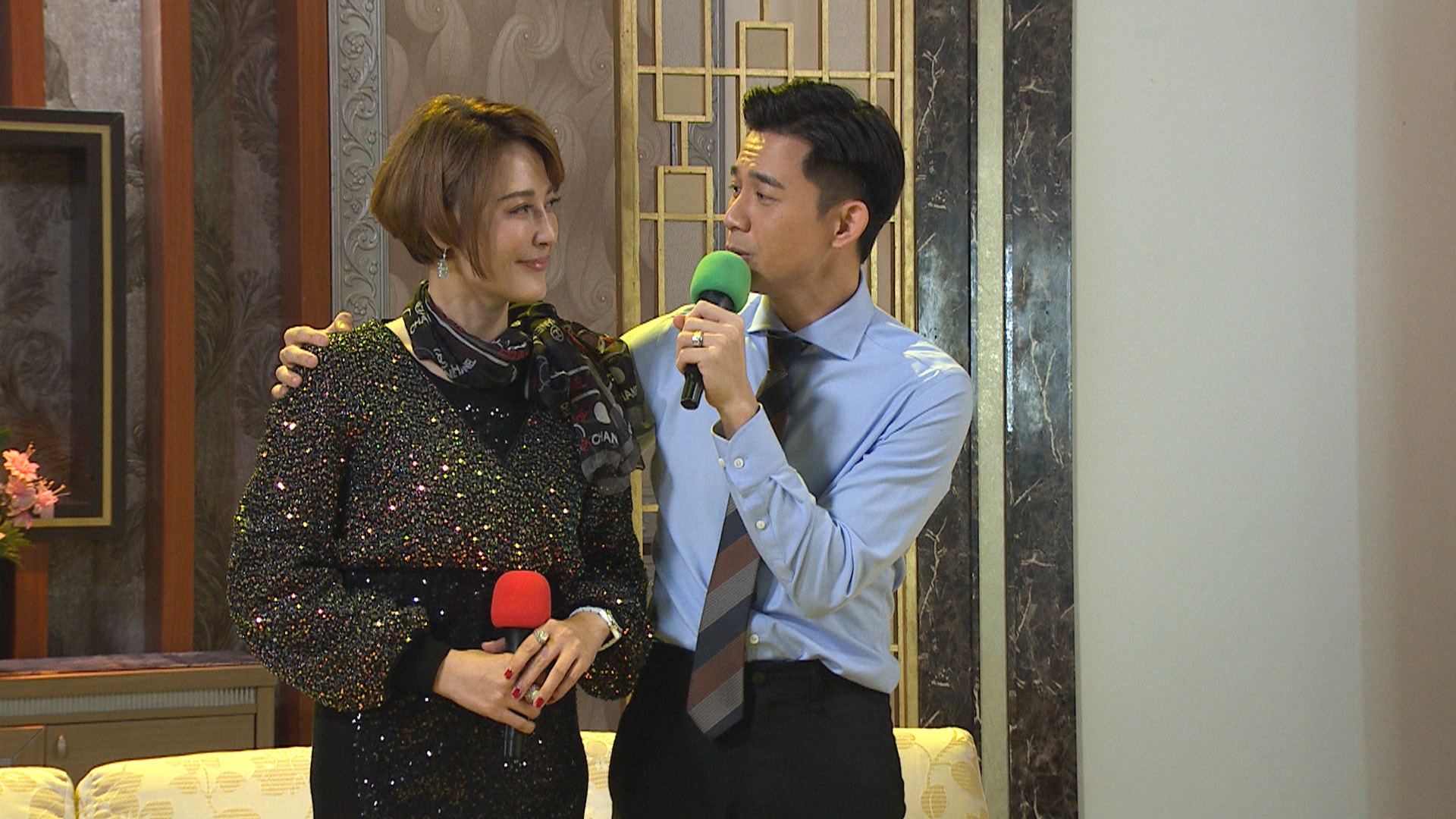 《市井豪門》李沛綾跟曾子益劇中合唱。（民視提供）