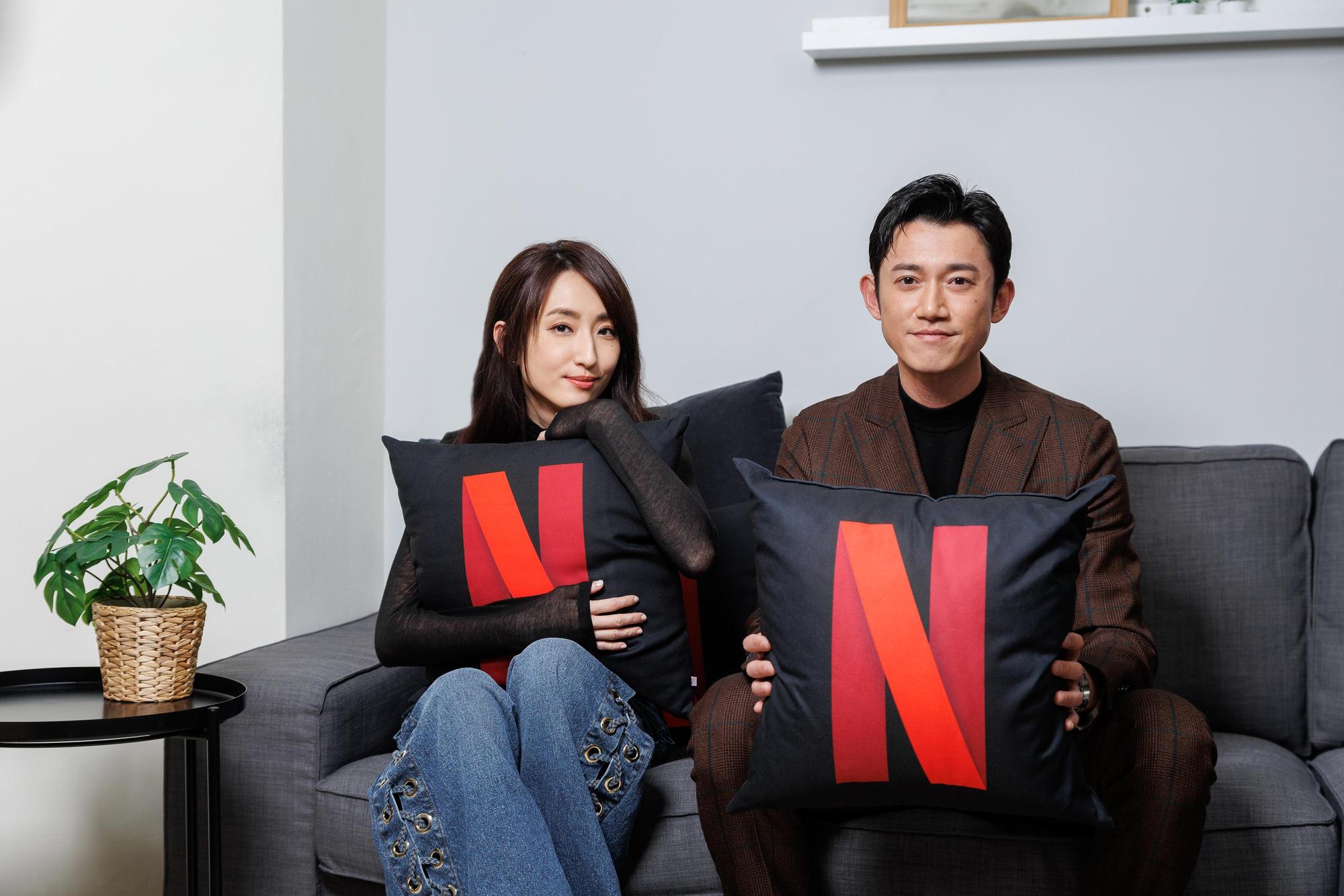 吳慷仁、柯佳嬿在劇中首度飾演前任男女朋友。(Netflix提供)
