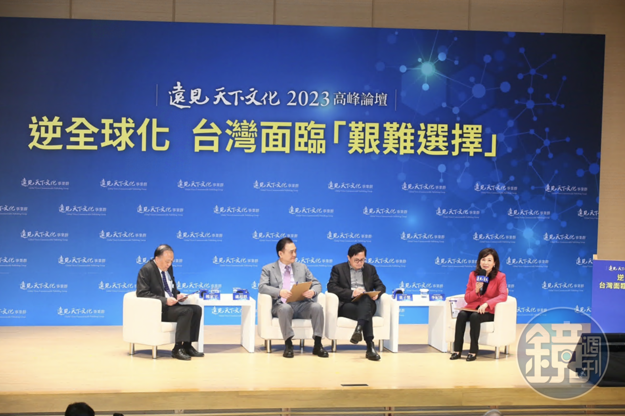 童子賢（右二）擔憂廢核結果會讓台灣被課碳稅課到暈頭轉。