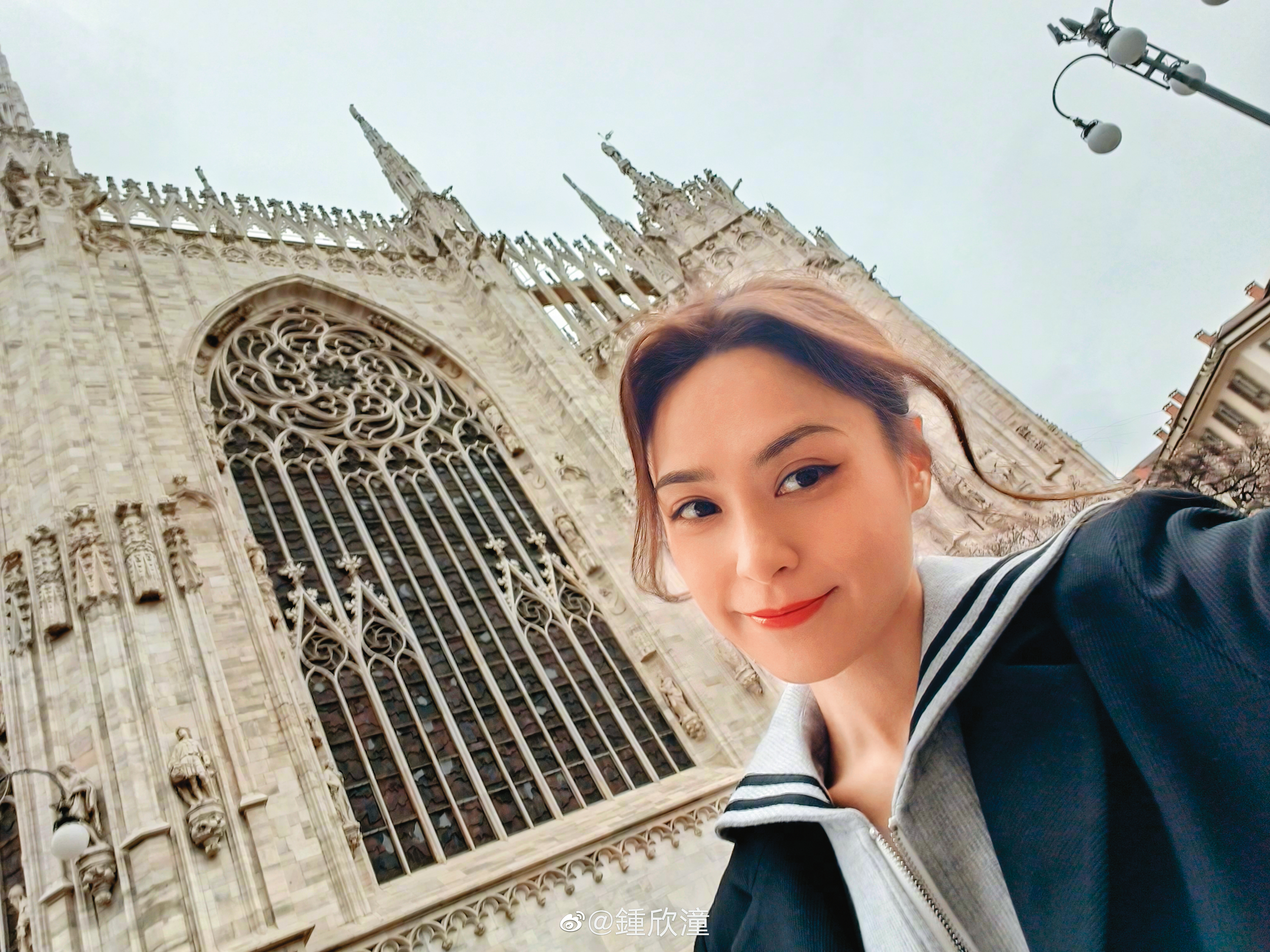 鍾欣潼離婚後，仍積極演藝圈的工作。（翻攝自鍾欣潼微博）　