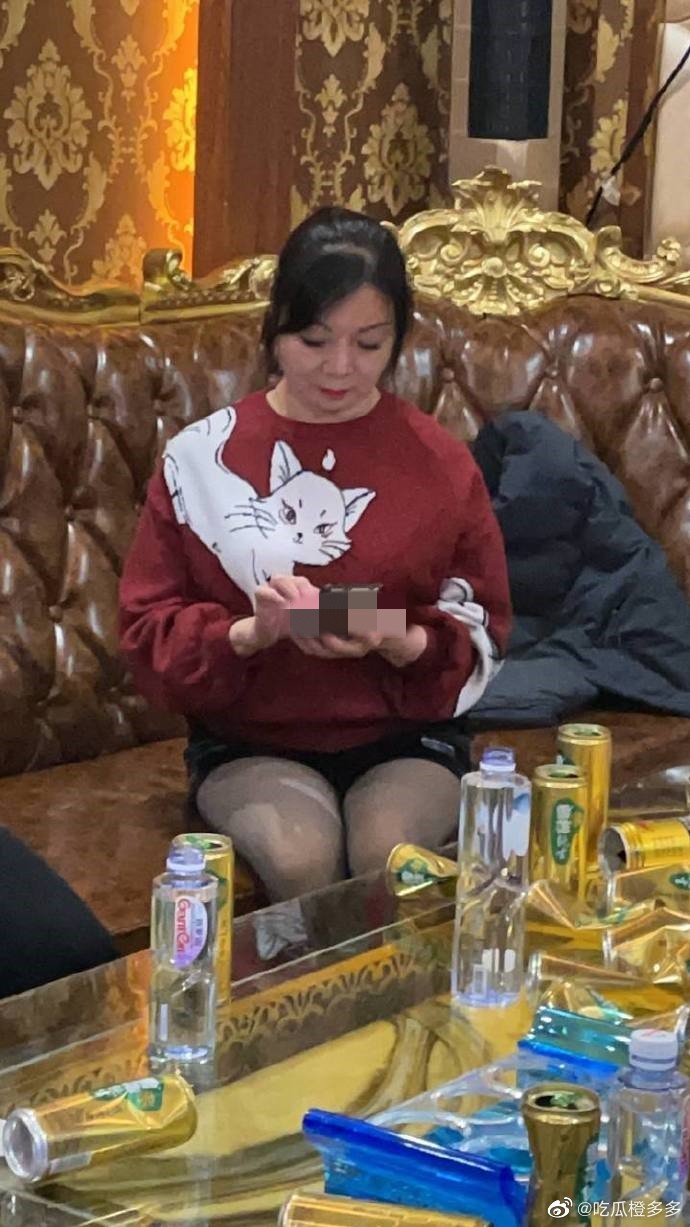 網友分享自己點來的「正妹」，外表跟「媽媽」一樣。（翻自微博）