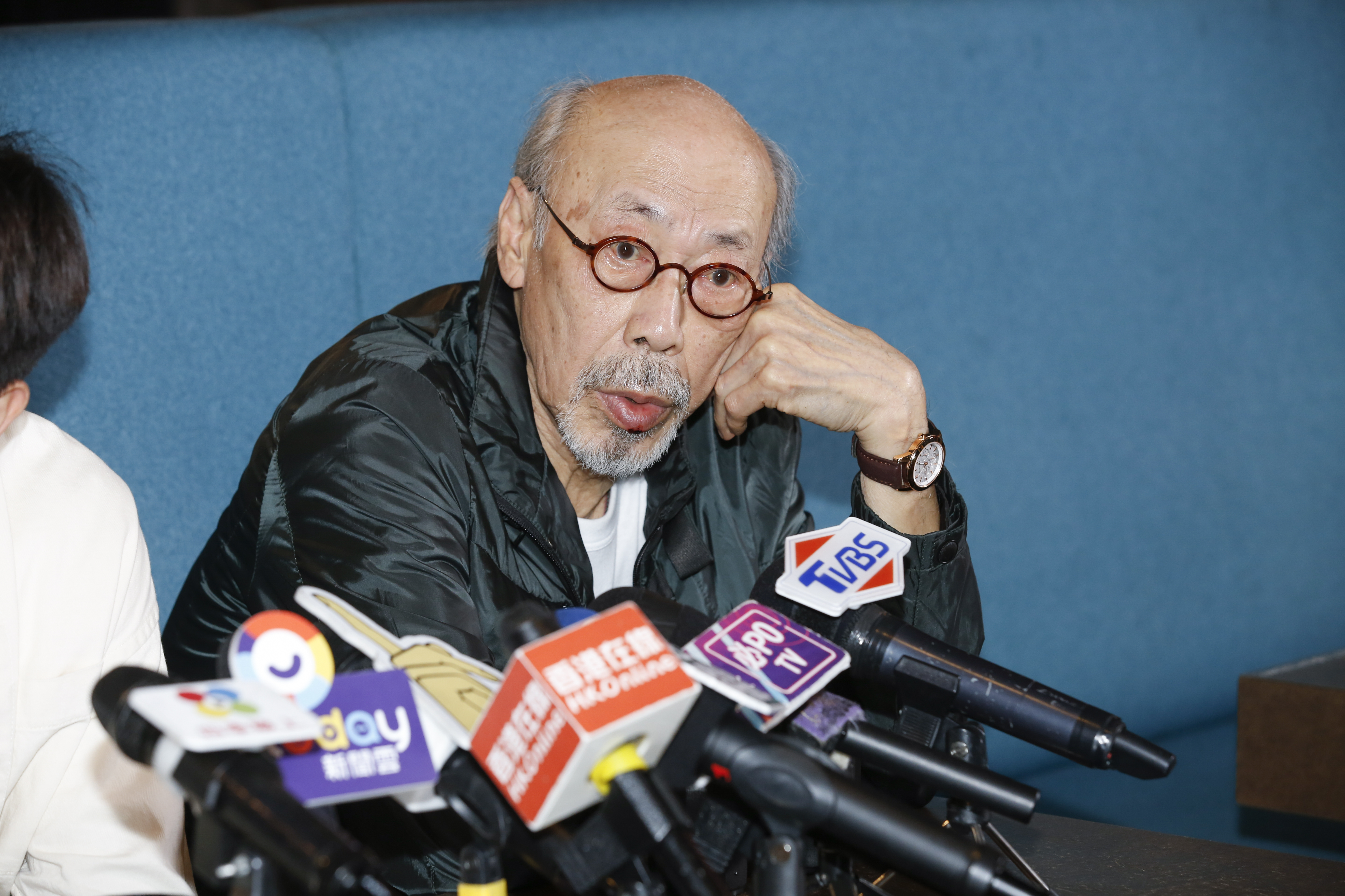 自言過往為了錢接拍爛片,馮淬帆還大罵港導王晶,認為他拍的戲太離譜,害了許多人。