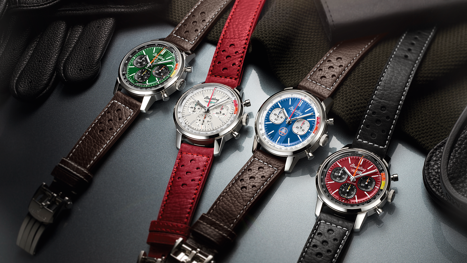BREITLING Top Time B01｜錶徑41mm／不鏽鋼材質／時、分、小秒指示、計時碼錶功能／B01自動上鏈機芯／防水100米／定價NT$236,000（皮帶款）