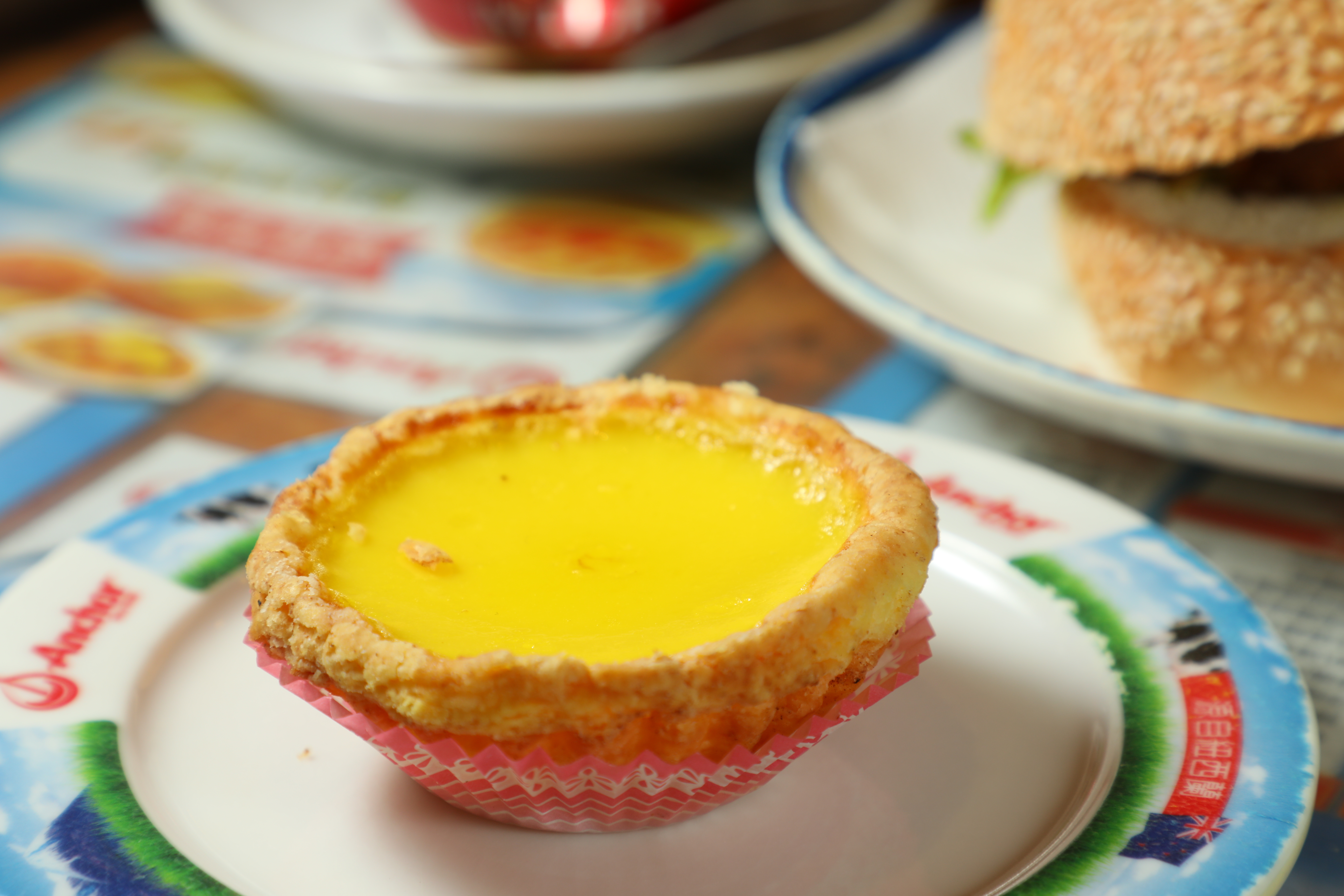 傳統風味的「酥皮蛋塔」，（港幣6元／個）
