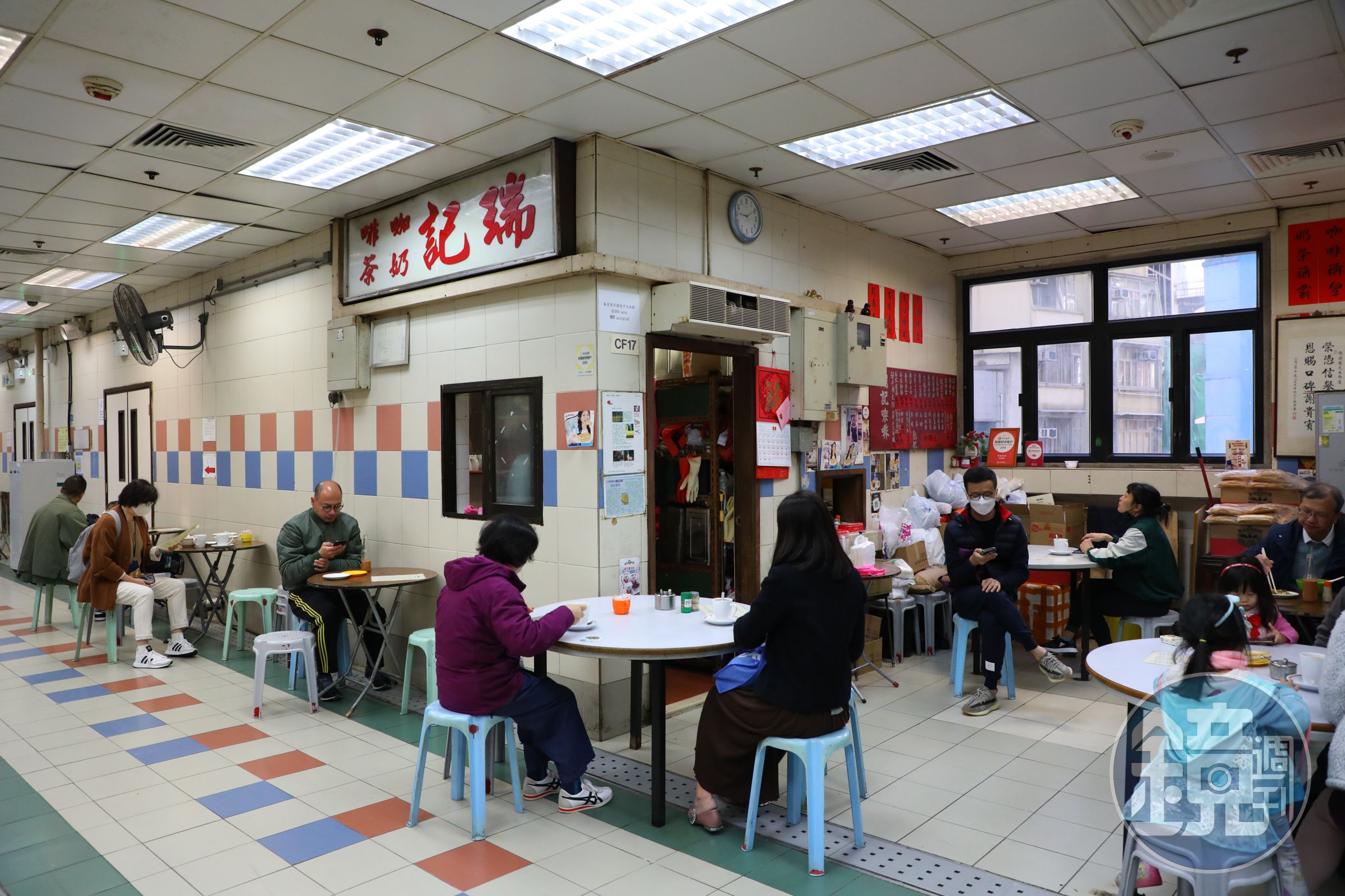 上環熟食中心的空間挑高,寬敞明亮,瑞記是其中屹立不搖的老字號。