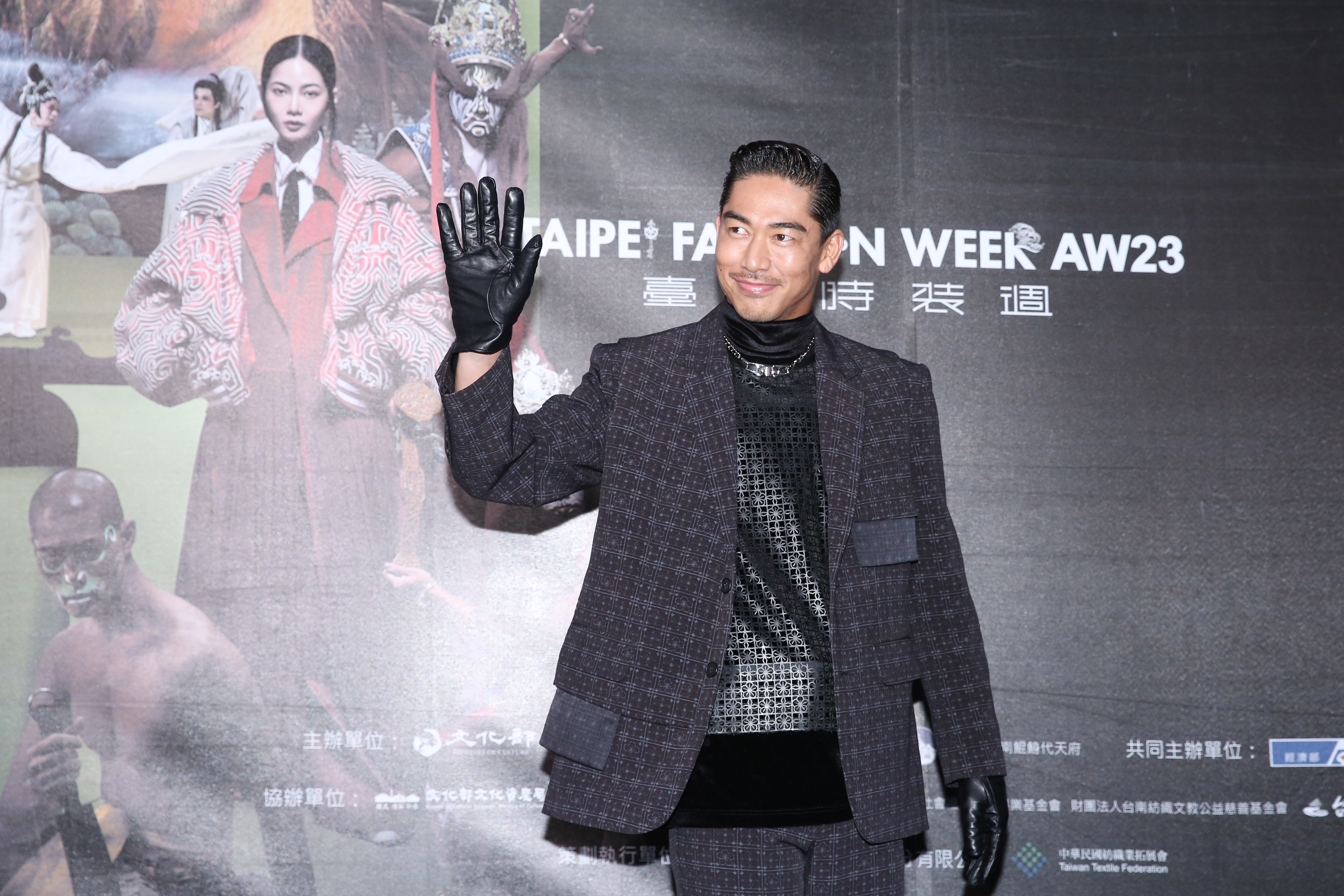 身為台南女婿的Akira出席移師台南舉辦的台北時裝週開幕秀。