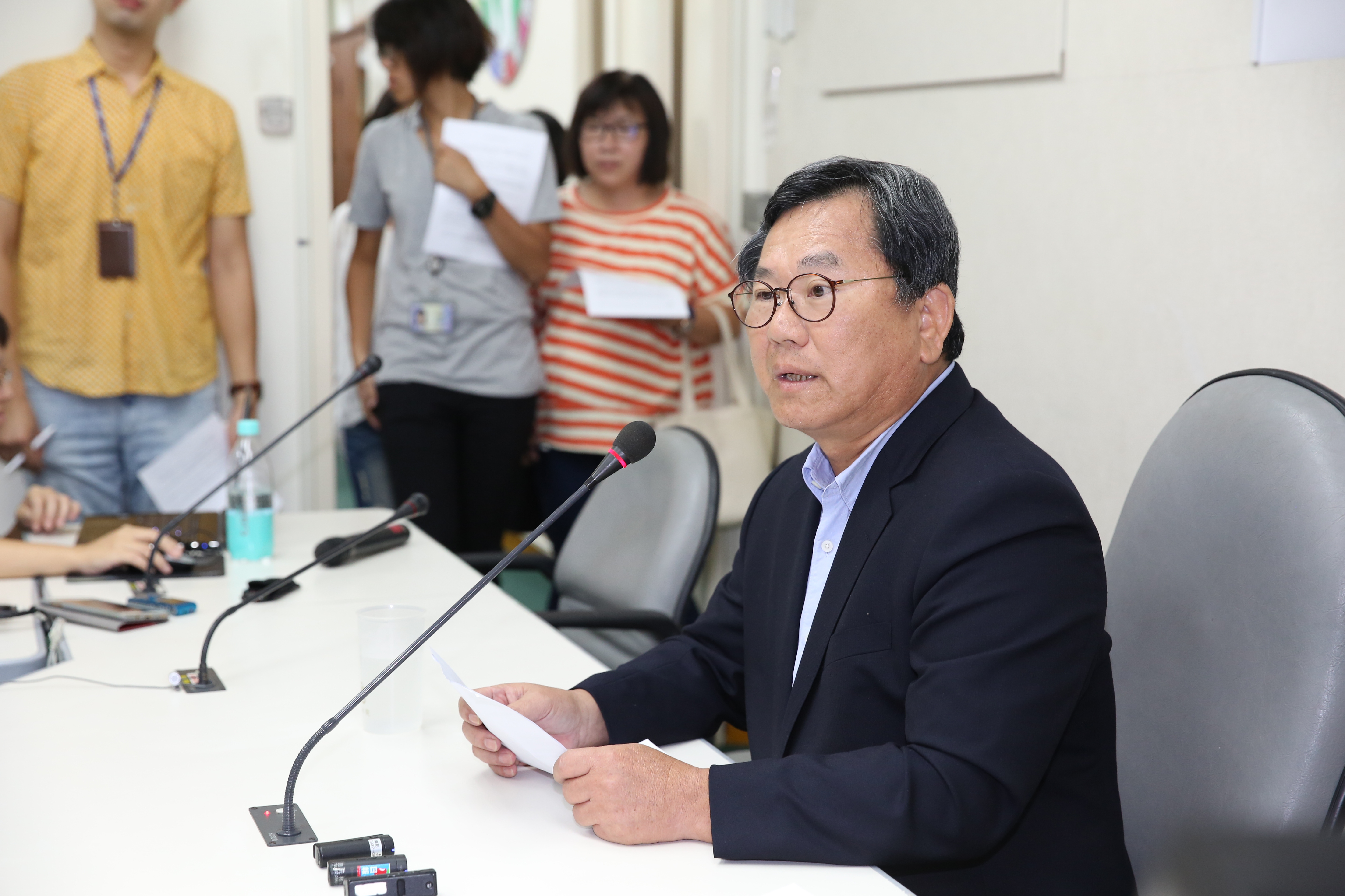 民進黨立委陳明文不尋求2024立委連任，交棒兒子登記初選，也強調自己不會爭取不分區立委席次。（本刊資料照）