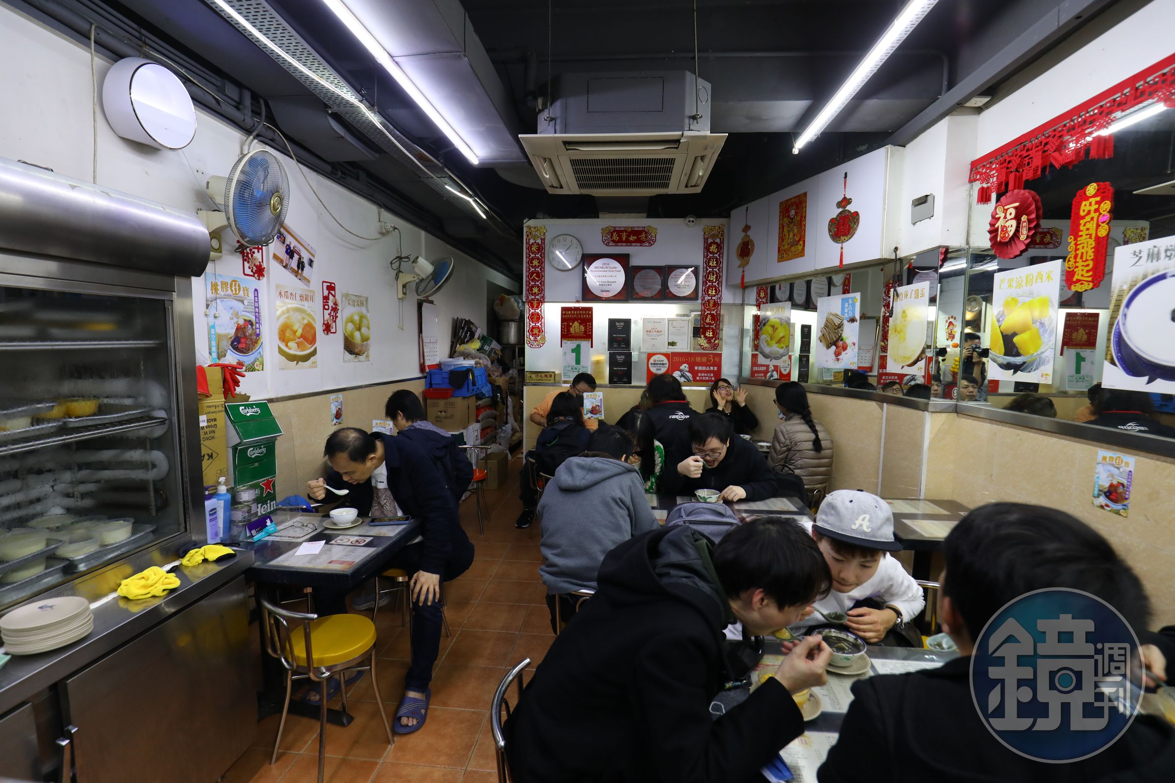 附近居民冬天習慣晚飯後到華園吃一碗糖水，熱呼呼好入眠。