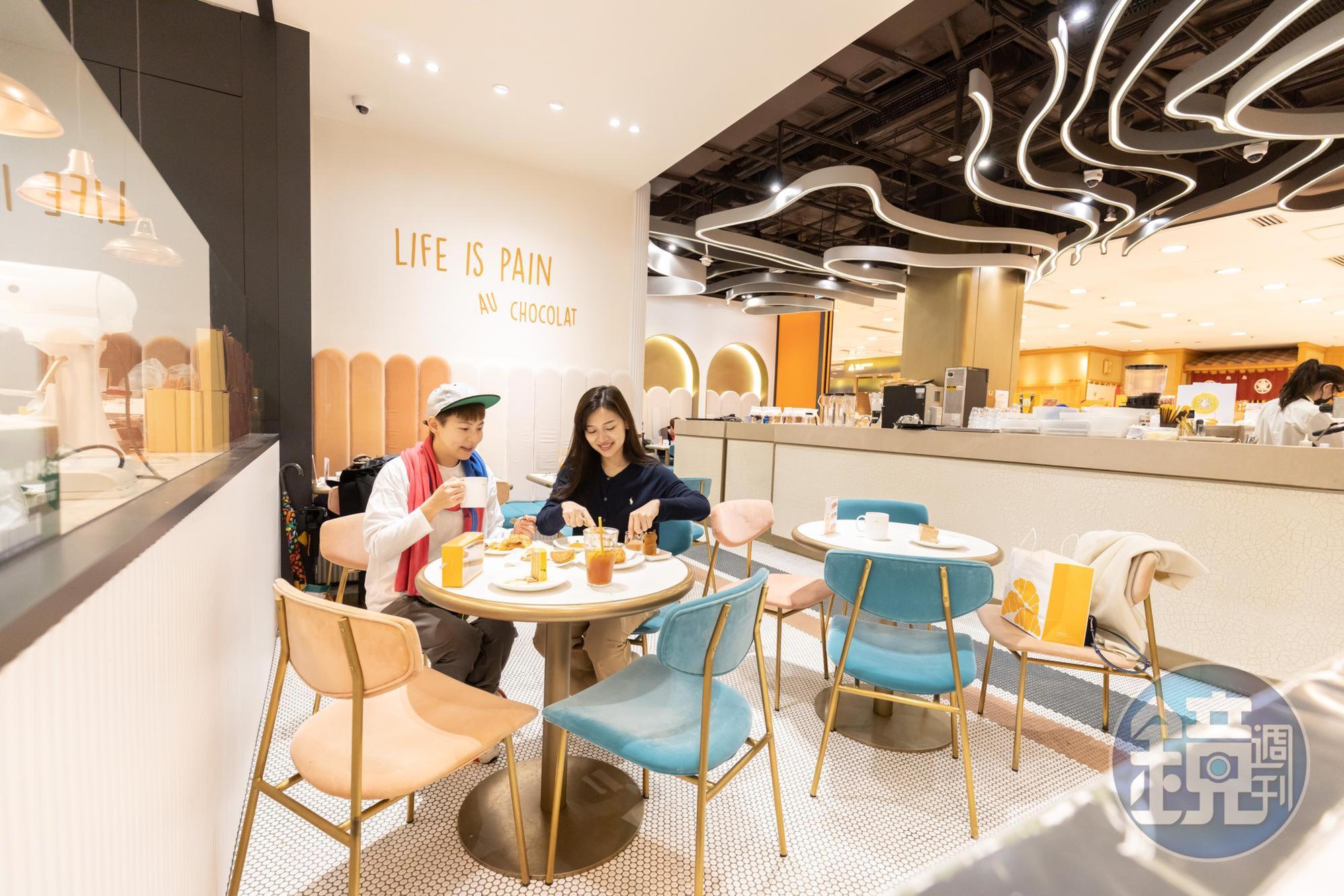 在可以內用的海港城店,一定要點當文歷的招牌飲料來喝。