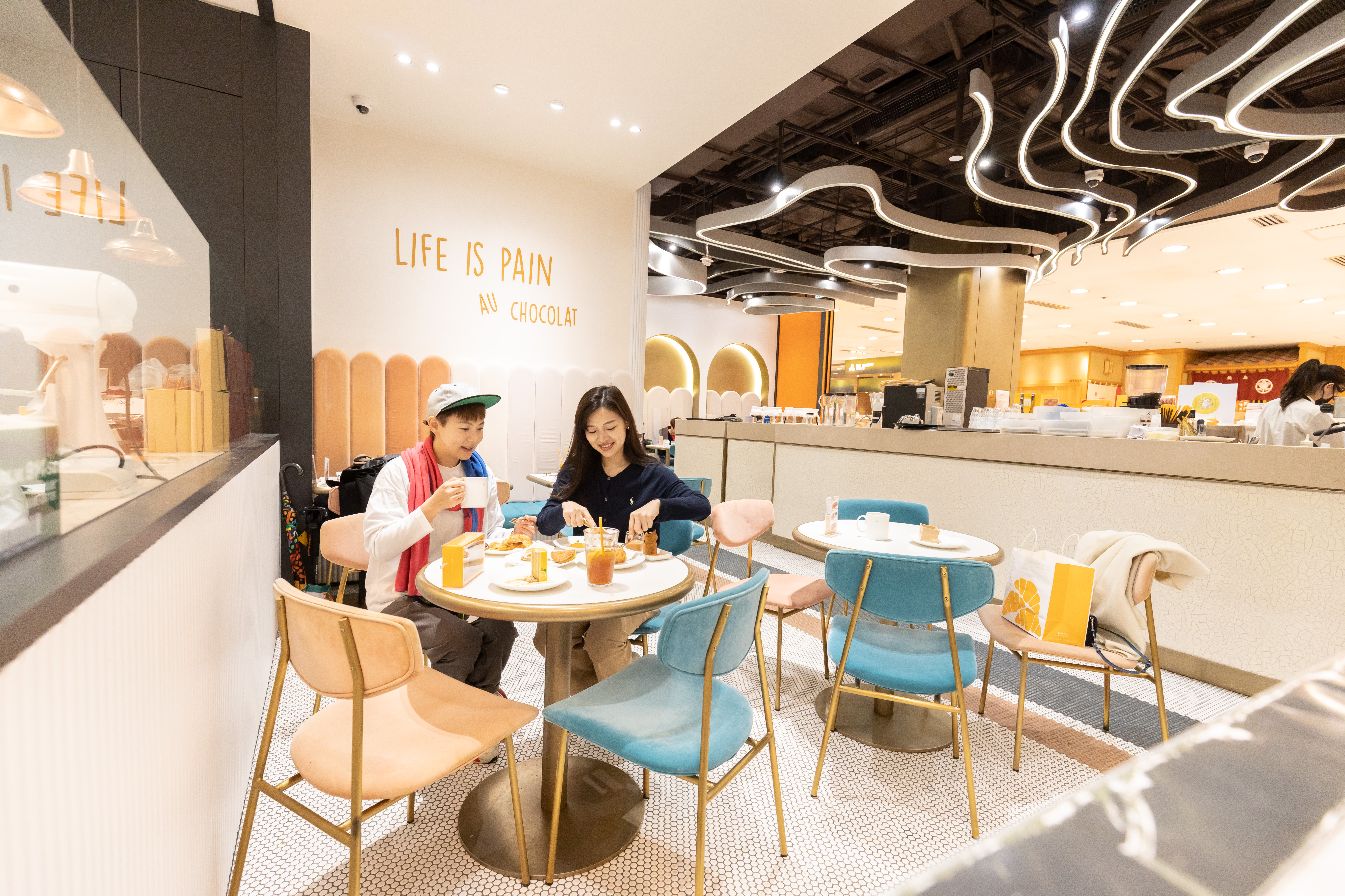 在可以內用的海港城店，一定要點當文歷的招牌飲料來喝。