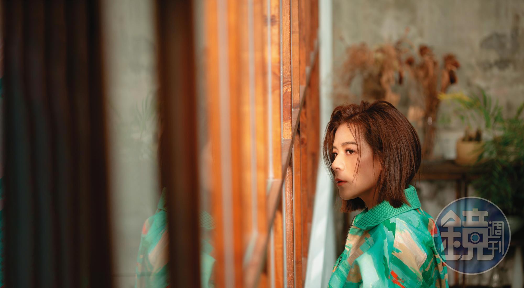 以前江美琪容易臉臭, 把情緒都放臉上, 「對人容易下定論, 只想著這個人不好相處, 最難搞的其實是自己。」
