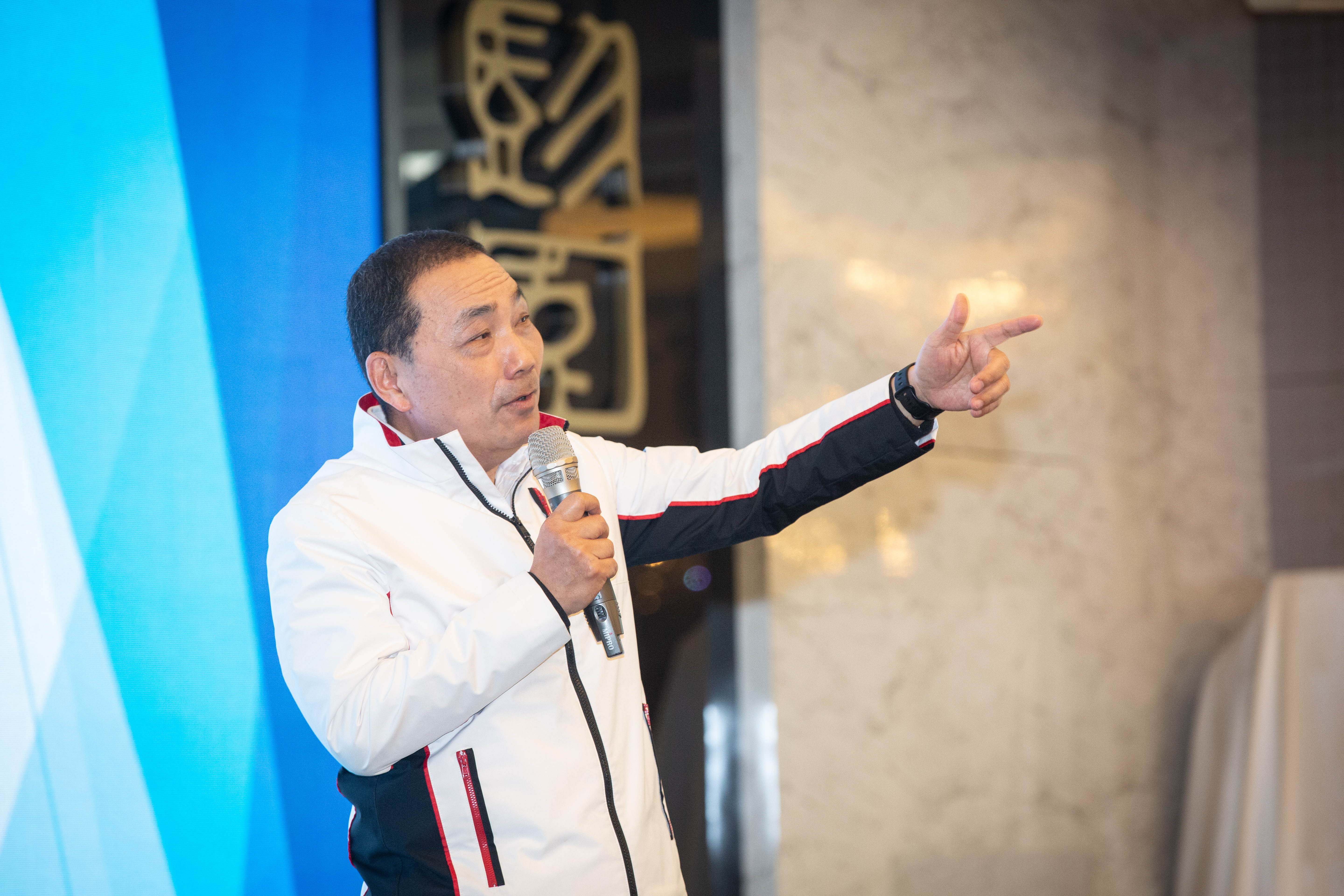 台灣民意基金會日前釋出最新民調，侯友宜支持度已被被賴清德超車。