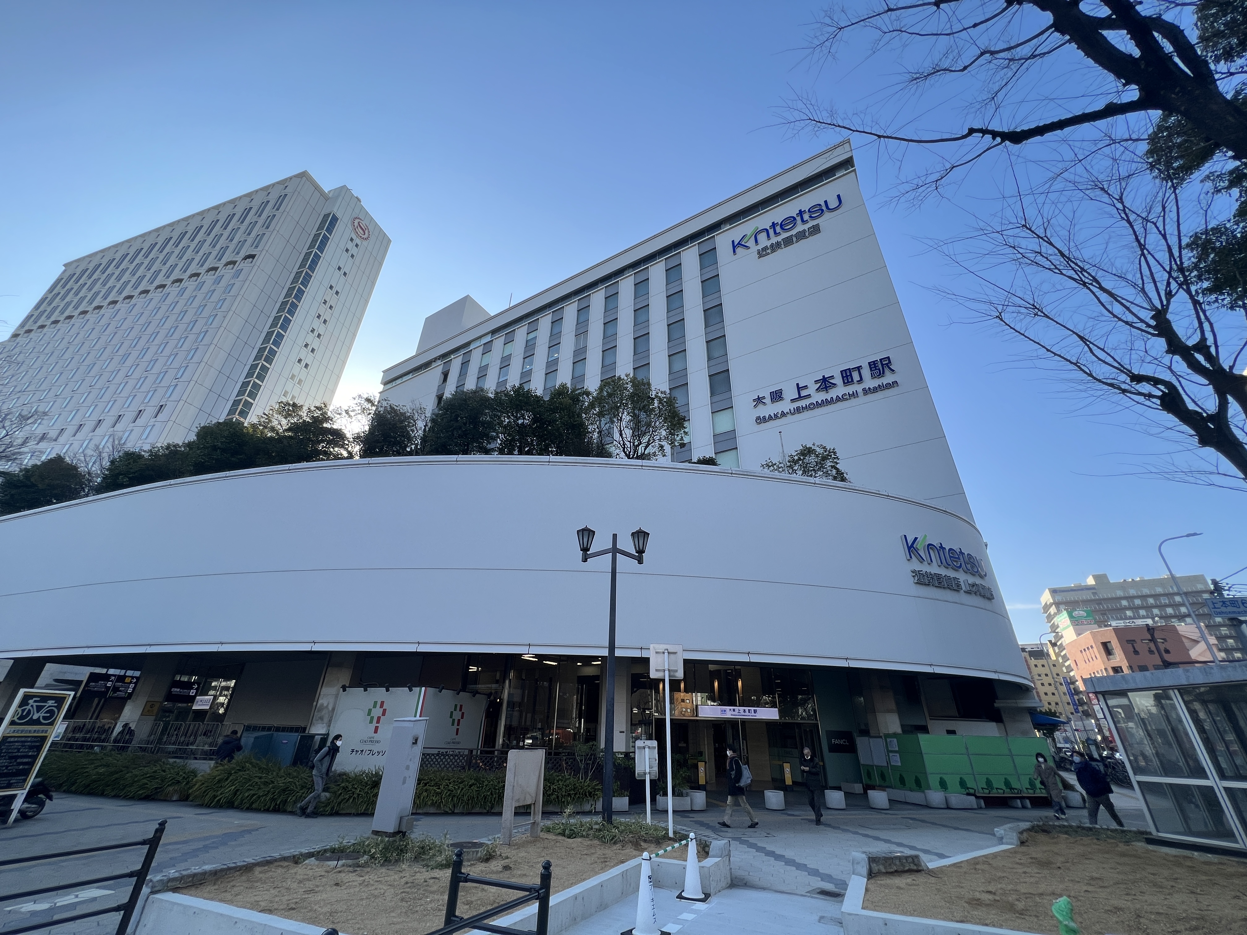 簡稱「近鐵」的近畿日本鐵道，是日本擁有最長路網的私人鐵路公司。