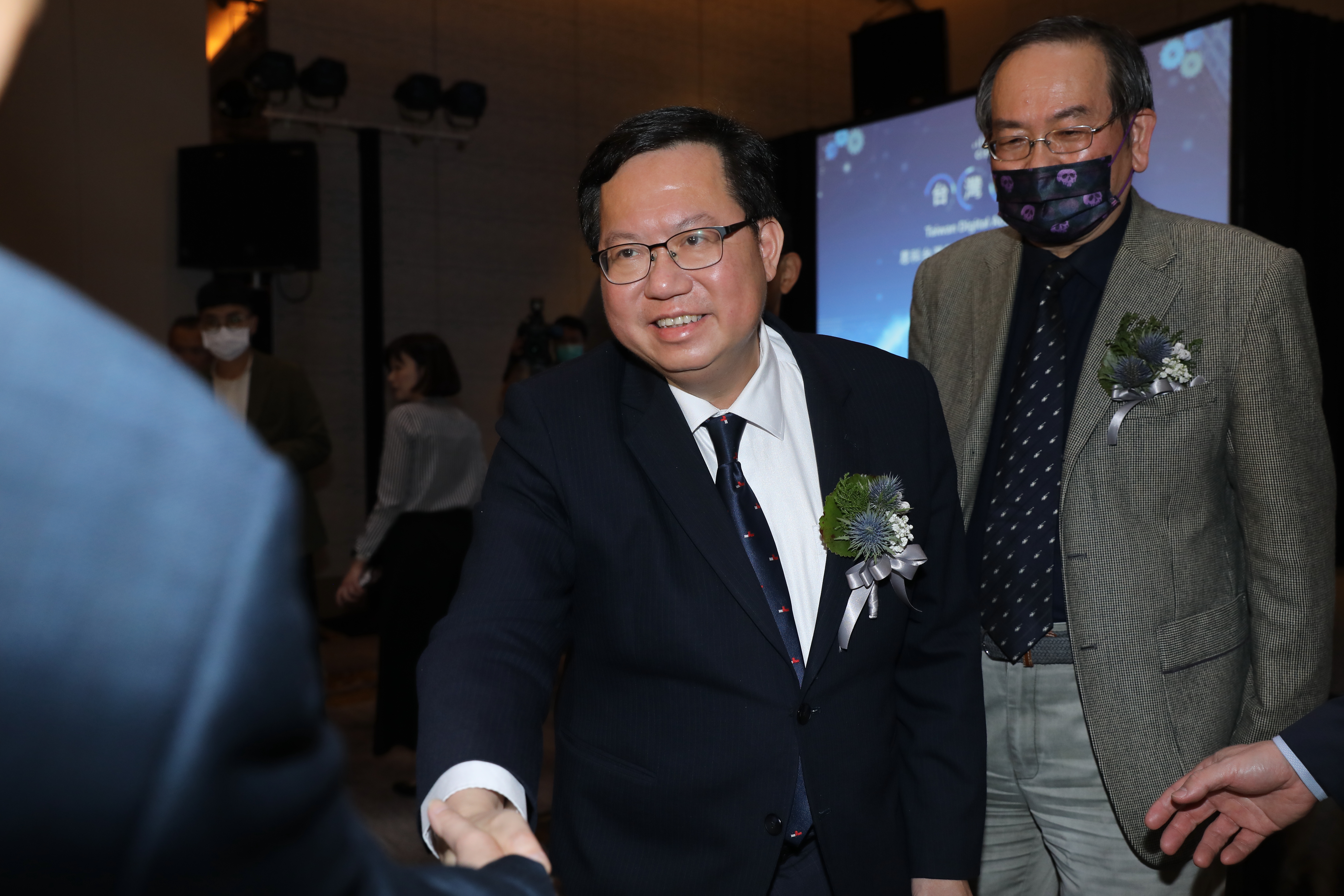 鄭文燦被控挪用公益彩券盈餘為自己綁樁，其辦公室出面駁斥藍營說法。（本刊資料照）