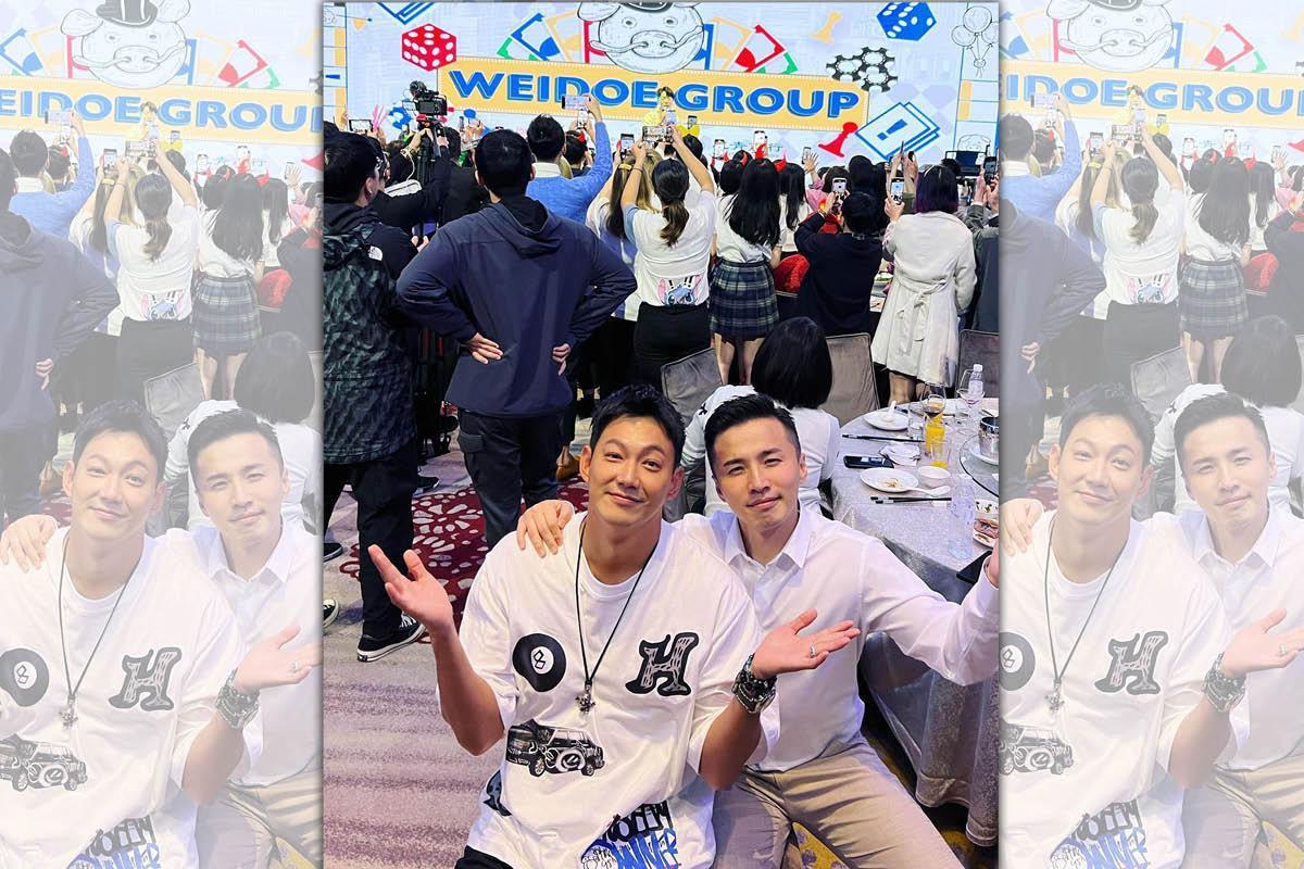 阿緯辦春酒，請來韋禮安開唱，他在台下和威廉合照。（翻攝自阿緯臉書）