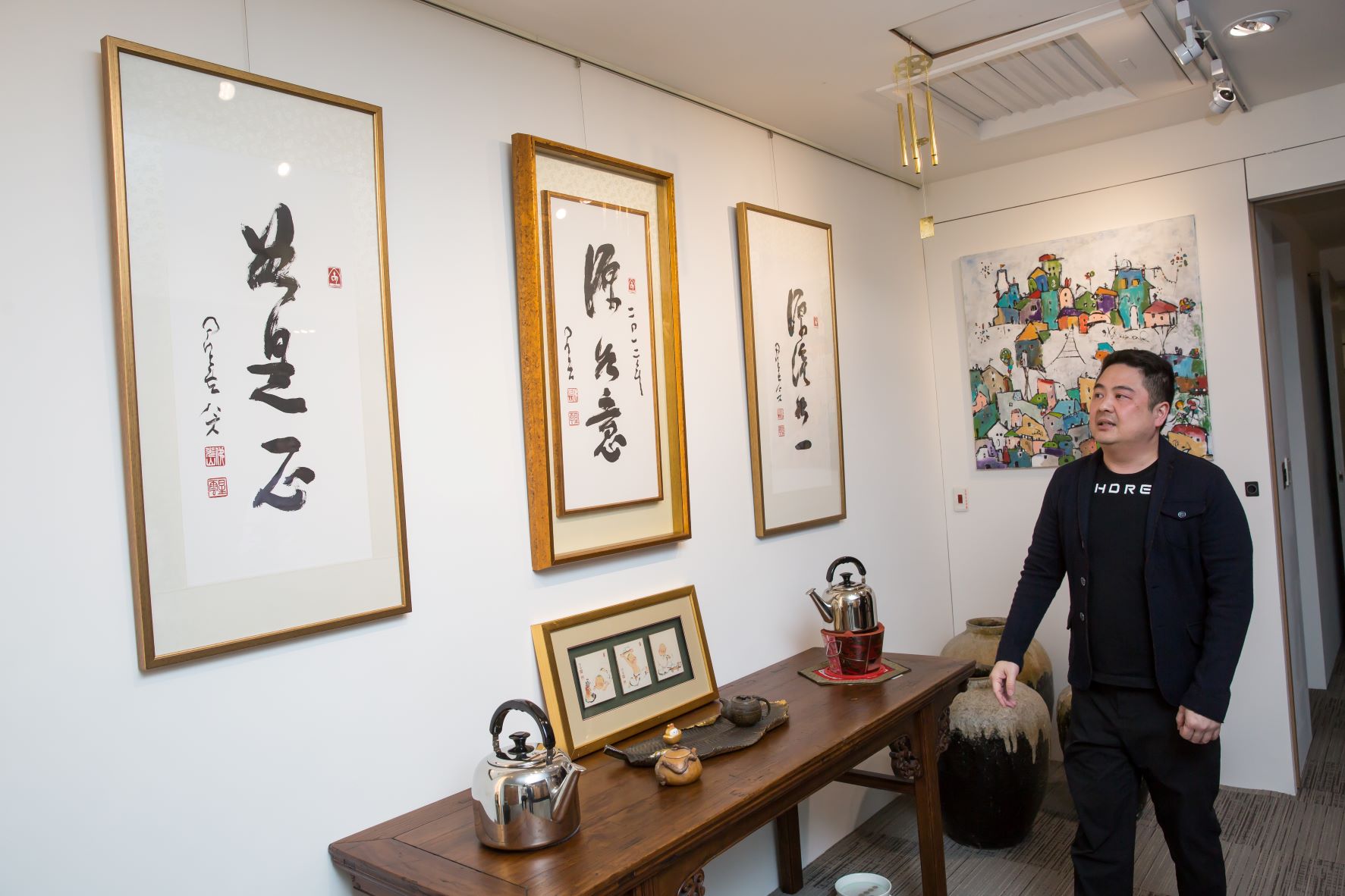 星雲法師不只在謝源一創業時親自揮毫對聯鼓勵他,還贈予過以他的名字書寫的墨寶。