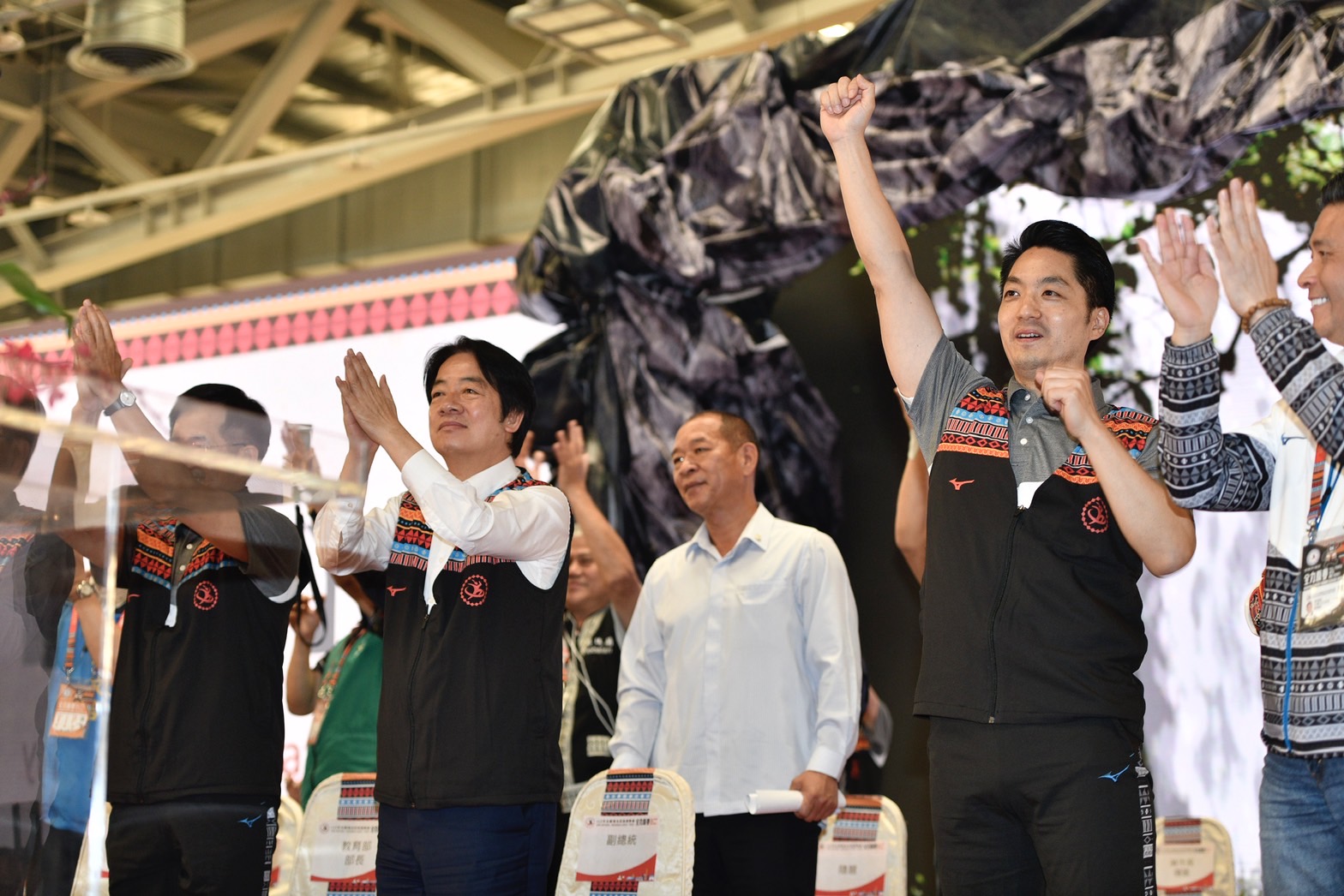 蔣萬安今與賴清德為了全國原住民族運動會開幕典禮難得同台。