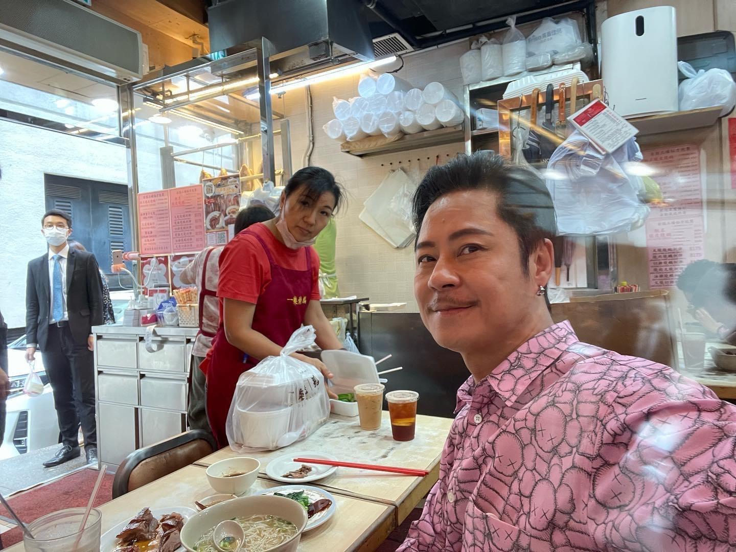 蔡一傑經常分享吃平民美食的生活點滴。(翻攝自蔡一傑臉書)