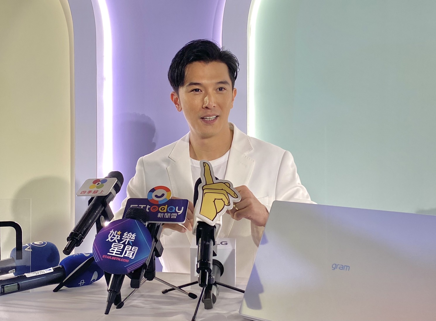 邱澤被追問新婚生活直言幸福。