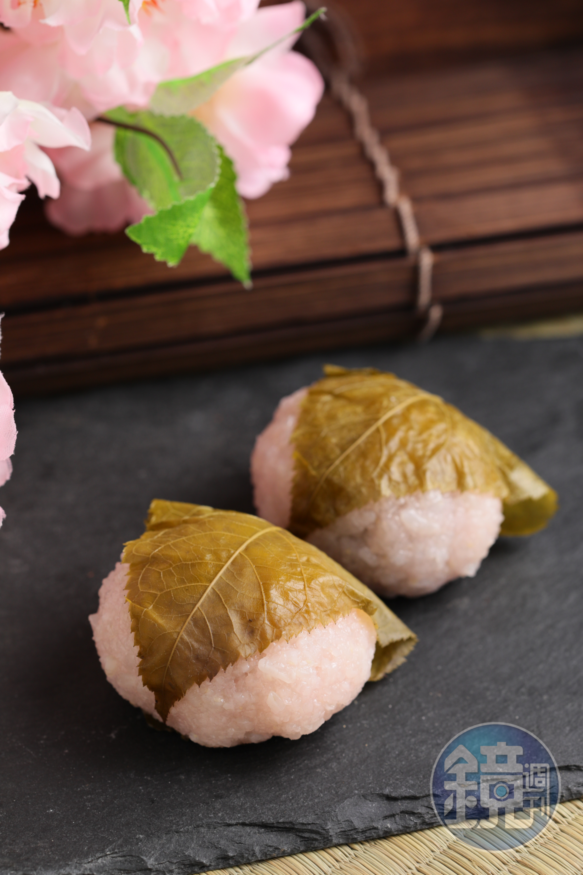 同樣是春季限量的「櫻餅」,分為關東風與關西風兩種版本,可吃到鹽漬櫻葉的淡淡香氣。(55元/個)