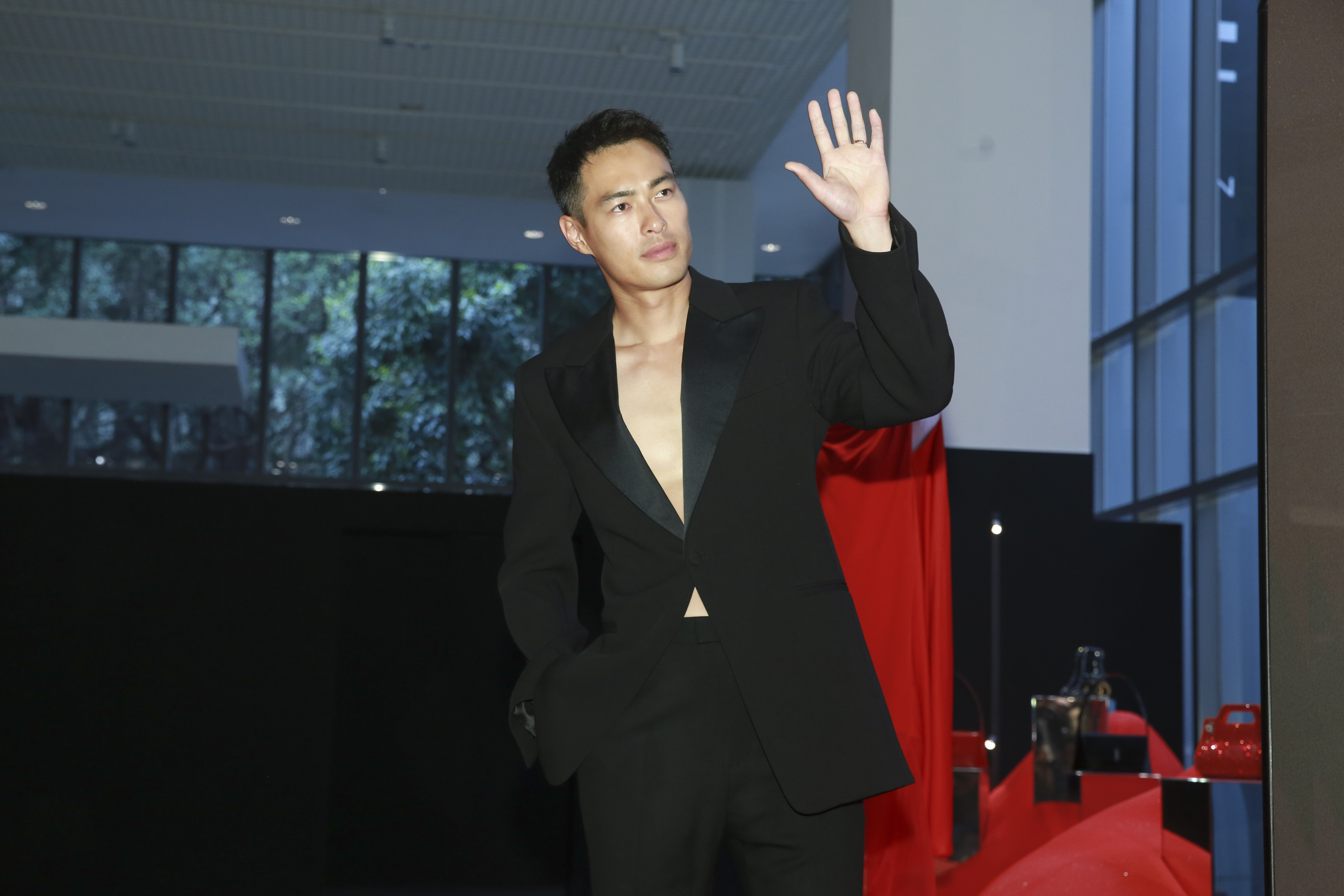 楊祐寧隱約的性感，是FERRAGAMO春夏發表會中的最大亮點。