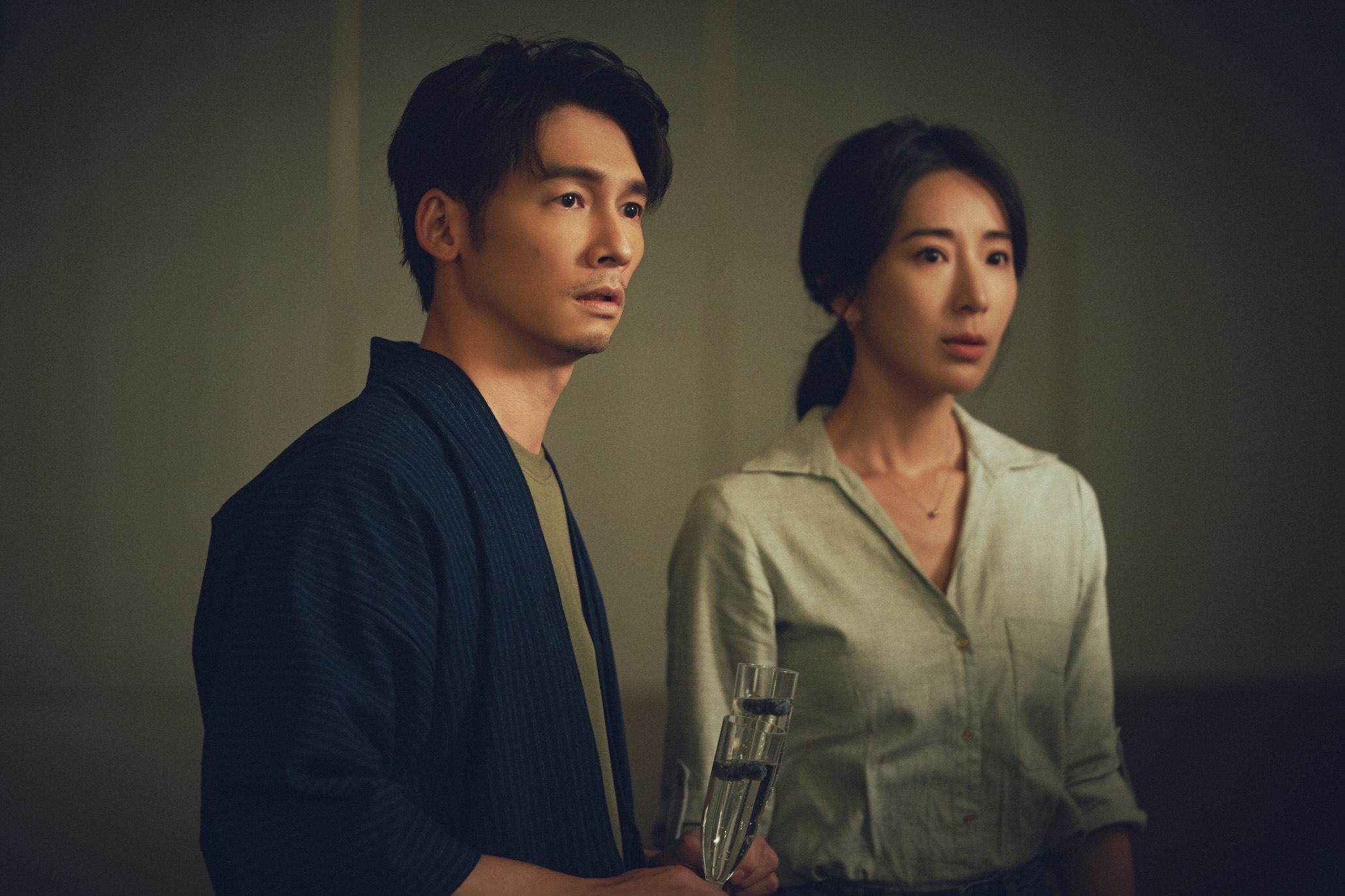 新影集《親愛壞蛋》搭檔再做夫妻。（三立提供）