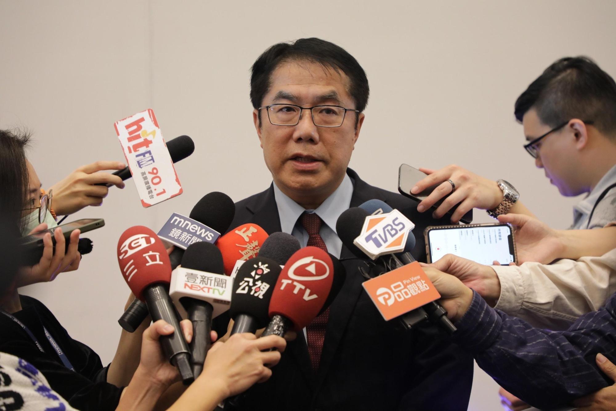 黃偉哲批評,宏國選在蔡總統出訪前與台灣斷交,前總統馬英九也在此刻訪中,顯然是中國精心操作,只會讓台灣人民更反感。(台南市政府提供)