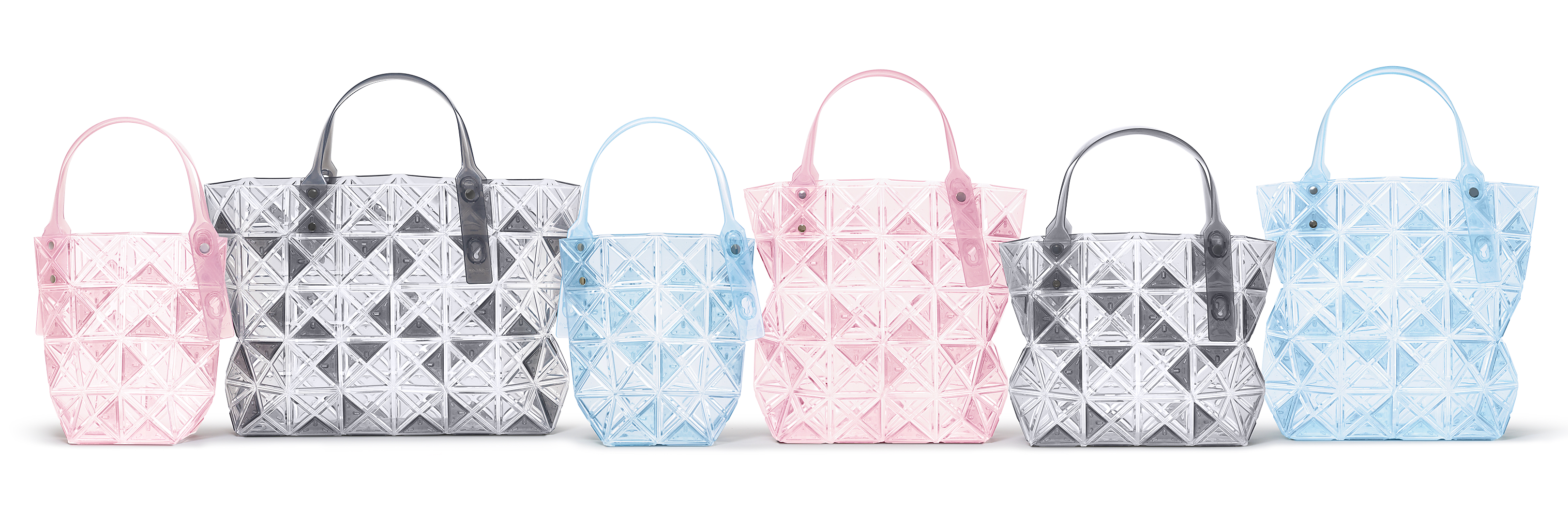 BAO BAO ISSEY MIYAKE四種尺寸分別自NT$13,200至NT$19,200不等。（君梵提供）