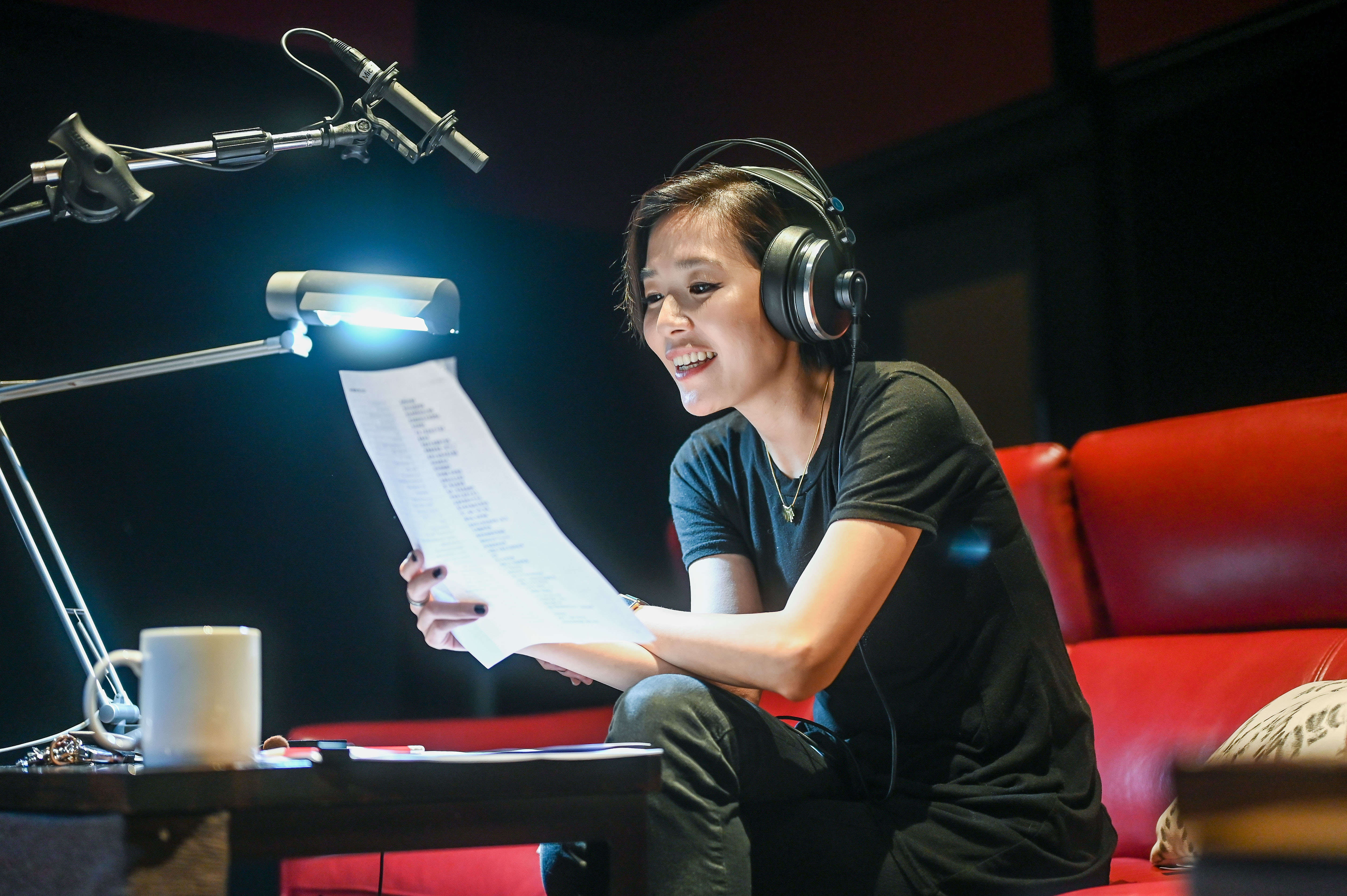 創作歌手安溥為紀錄片《消失的紫斑蝶》獻聲溫柔旁白。（牽猴子提供）