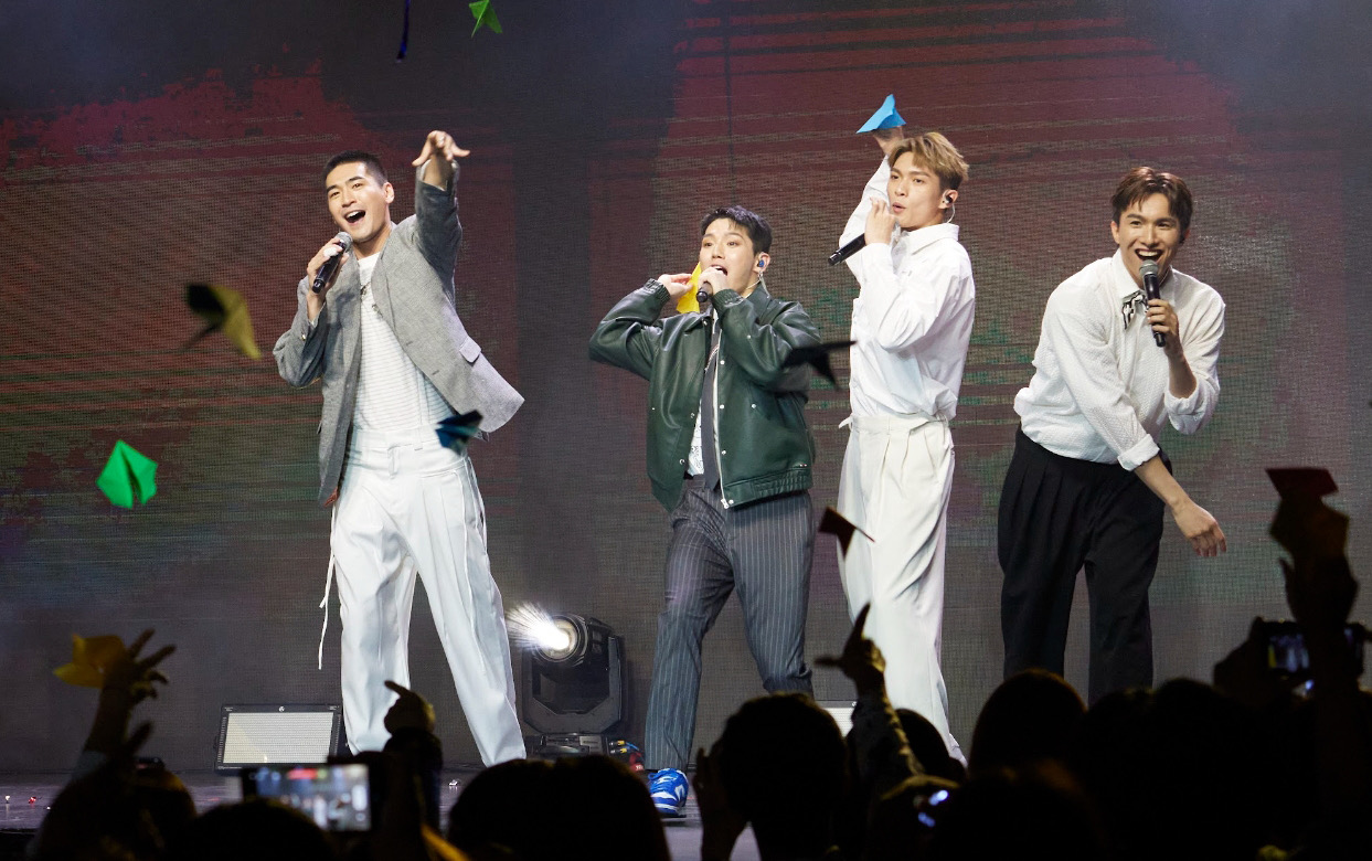 粉絲同樂活動最後由4人合唱〈紙飛機〉劃下句點。（益極娛樂提供）
