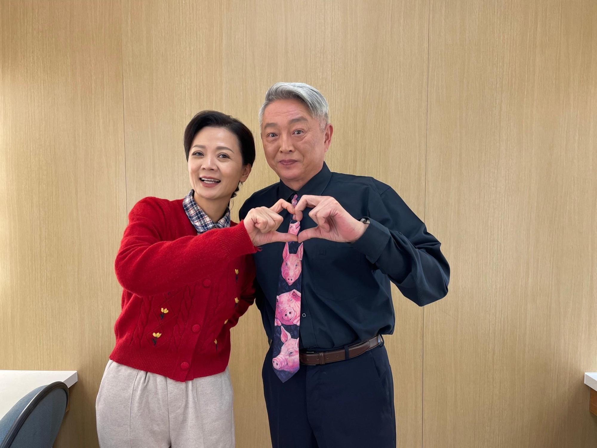 高欣欣跟李國超在8點檔《市井豪門》中首次合體演夫妻,戲裡戲外都是一對。(民視提供)