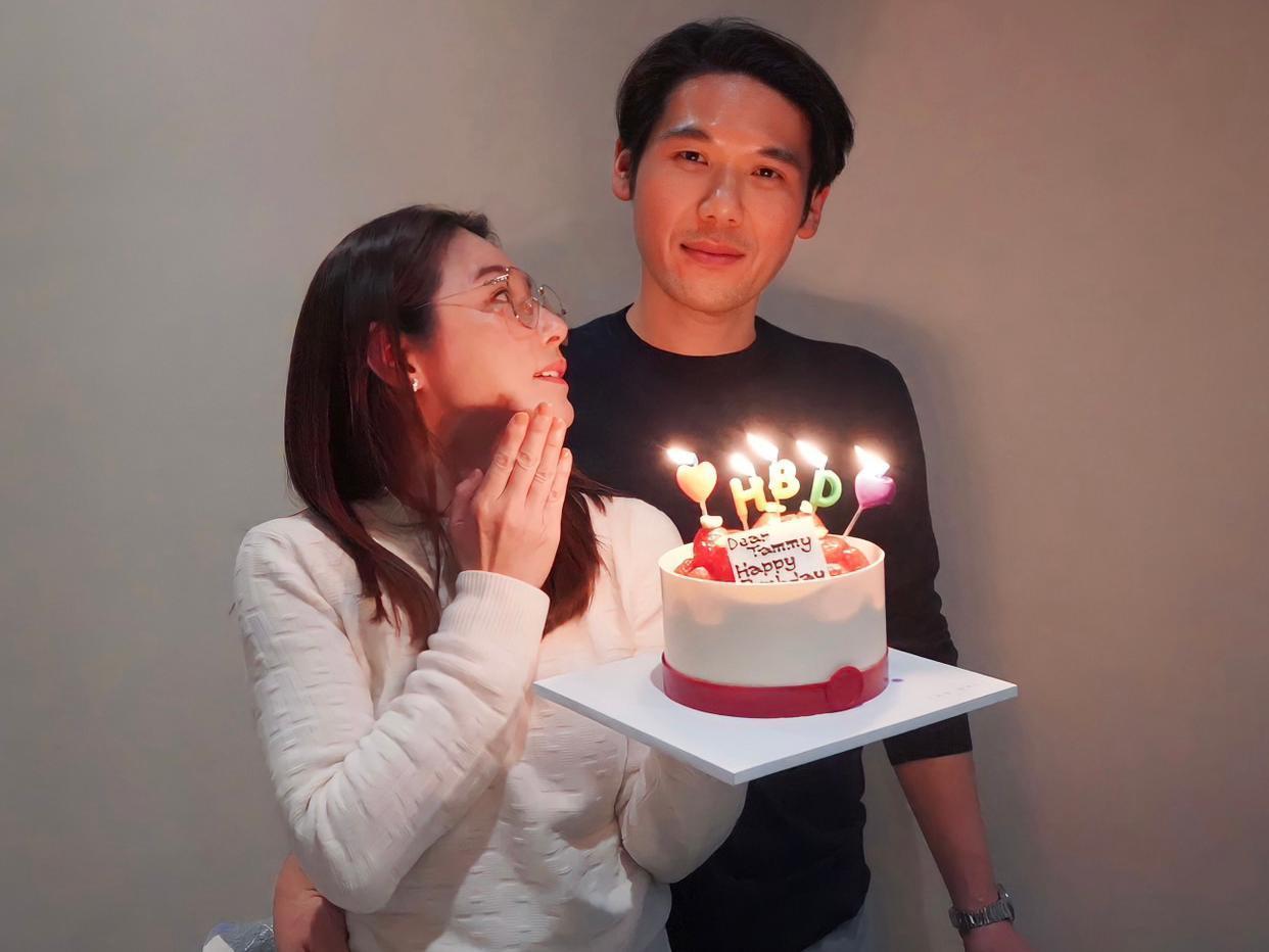 陳怡蓉（左）到韓國吃喝玩樂提前過44歲生日。（安珀提供）