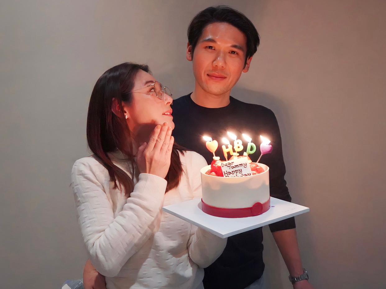 陳怡蓉（左）到韓國吃喝玩樂提前過44歲生日。（安珀提供）