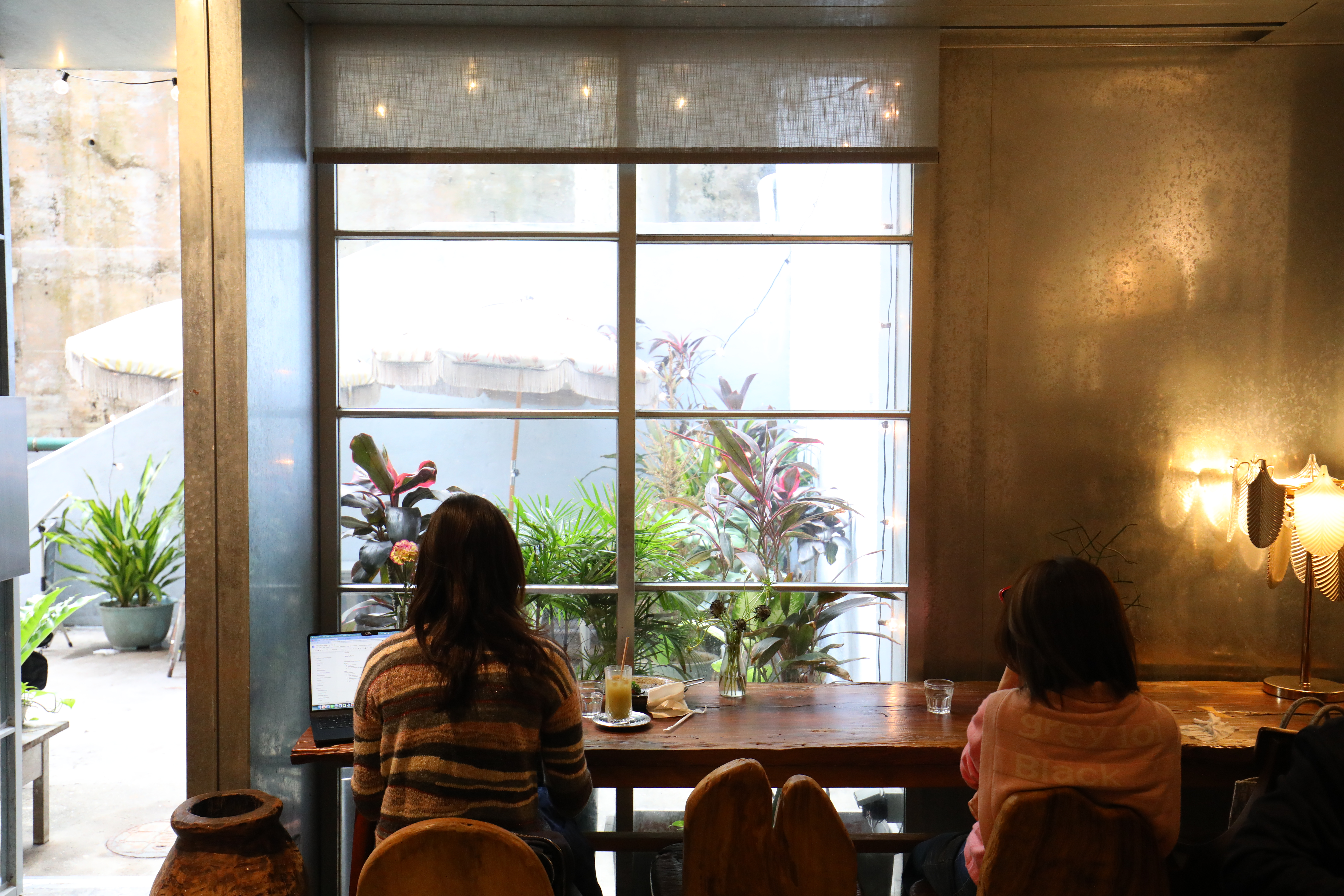 「Artistry Brewing Company」流洩木質溫潤氣息。