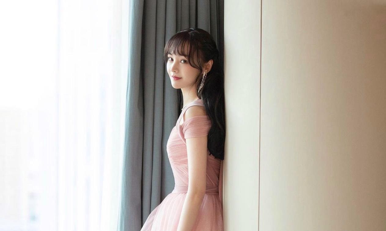大陸女星鄭爽因代孕產子、逃漏稅等負面新聞，被中國認定為「劣跡藝人」。（鄭爽IG）