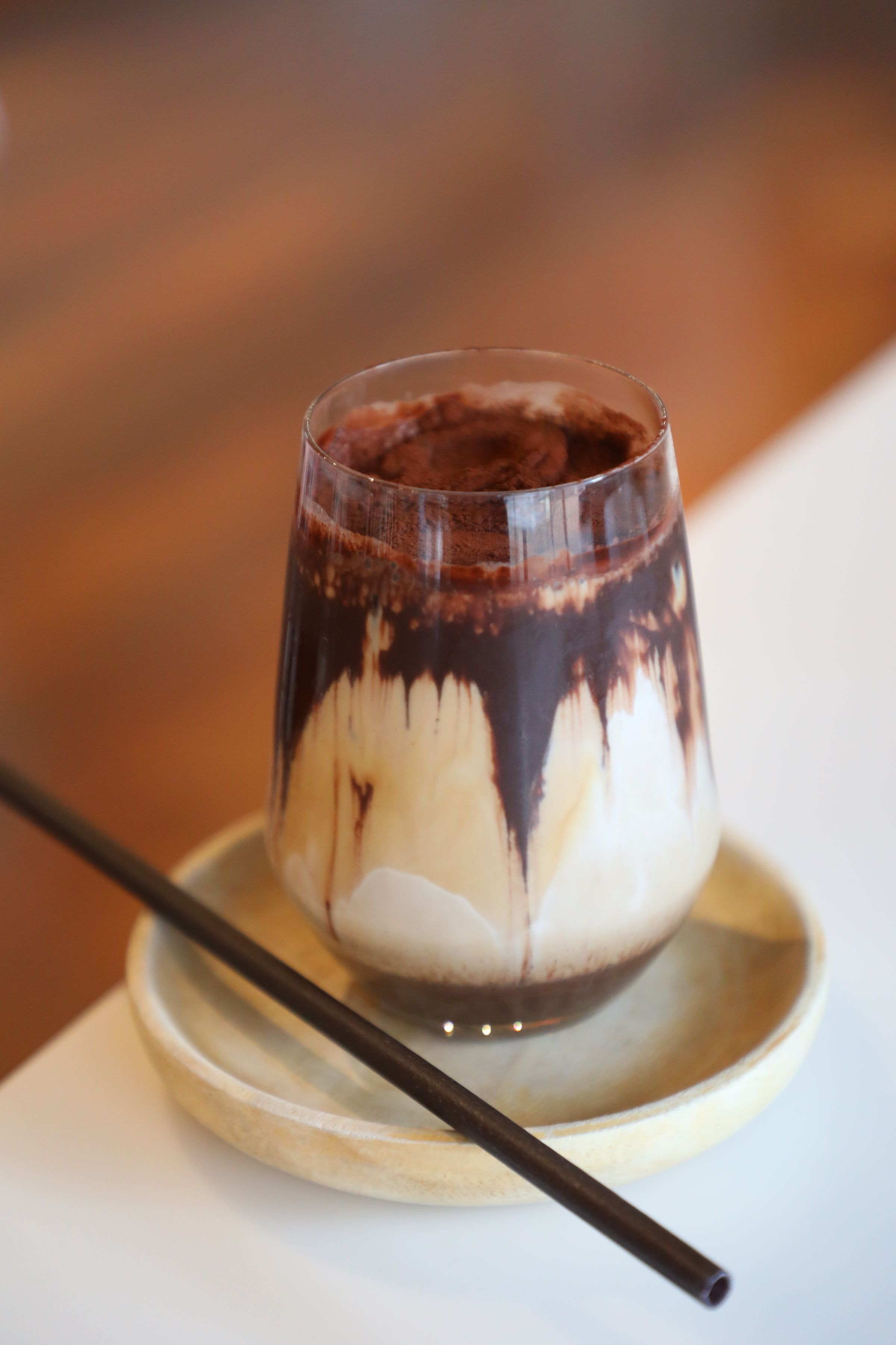 像一幅流體畫的「Iced Mocha」,濃郁可口。(港幣50元/杯)