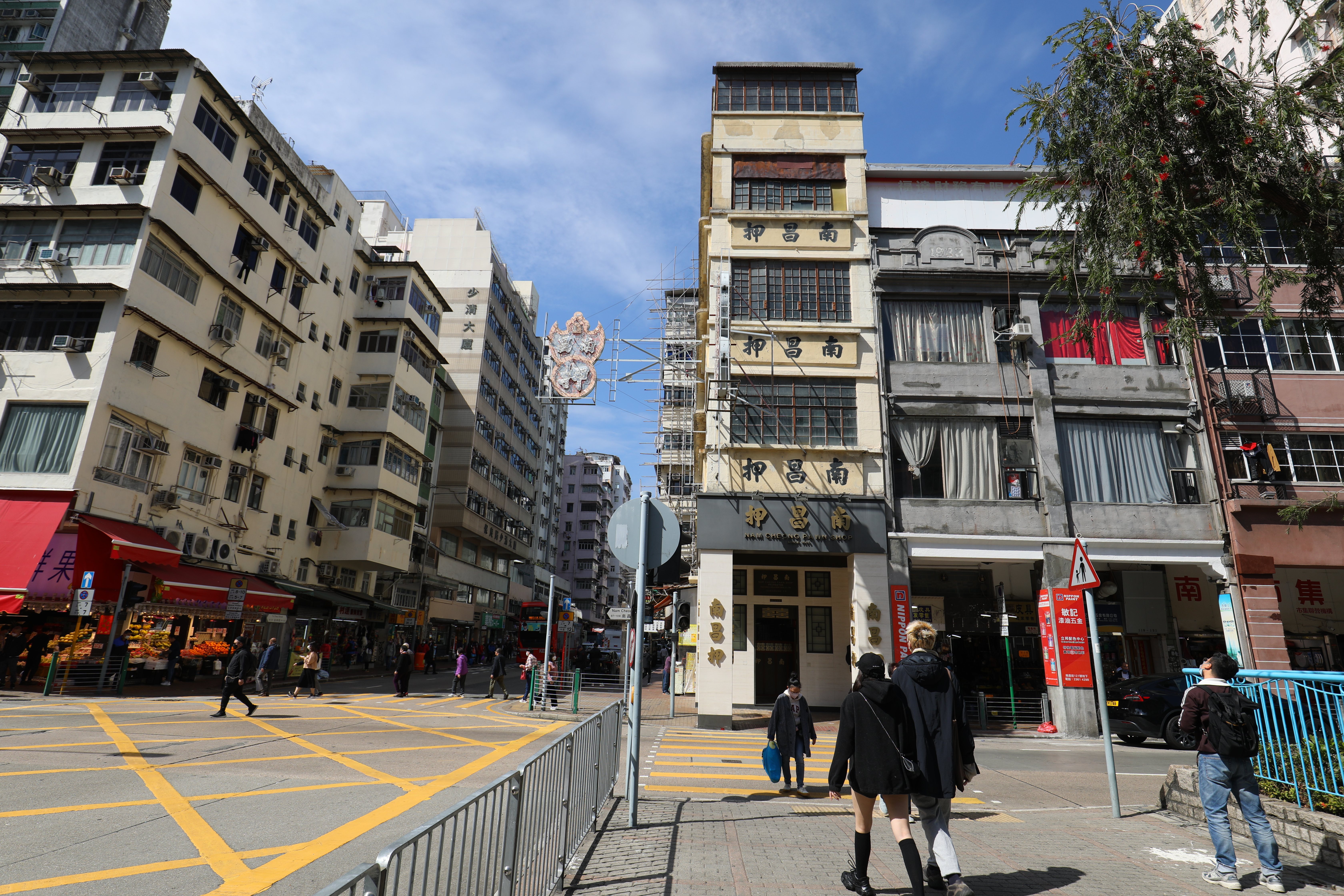 深水埗雖是工業區，但近年冒出許多網紅咖啡館。