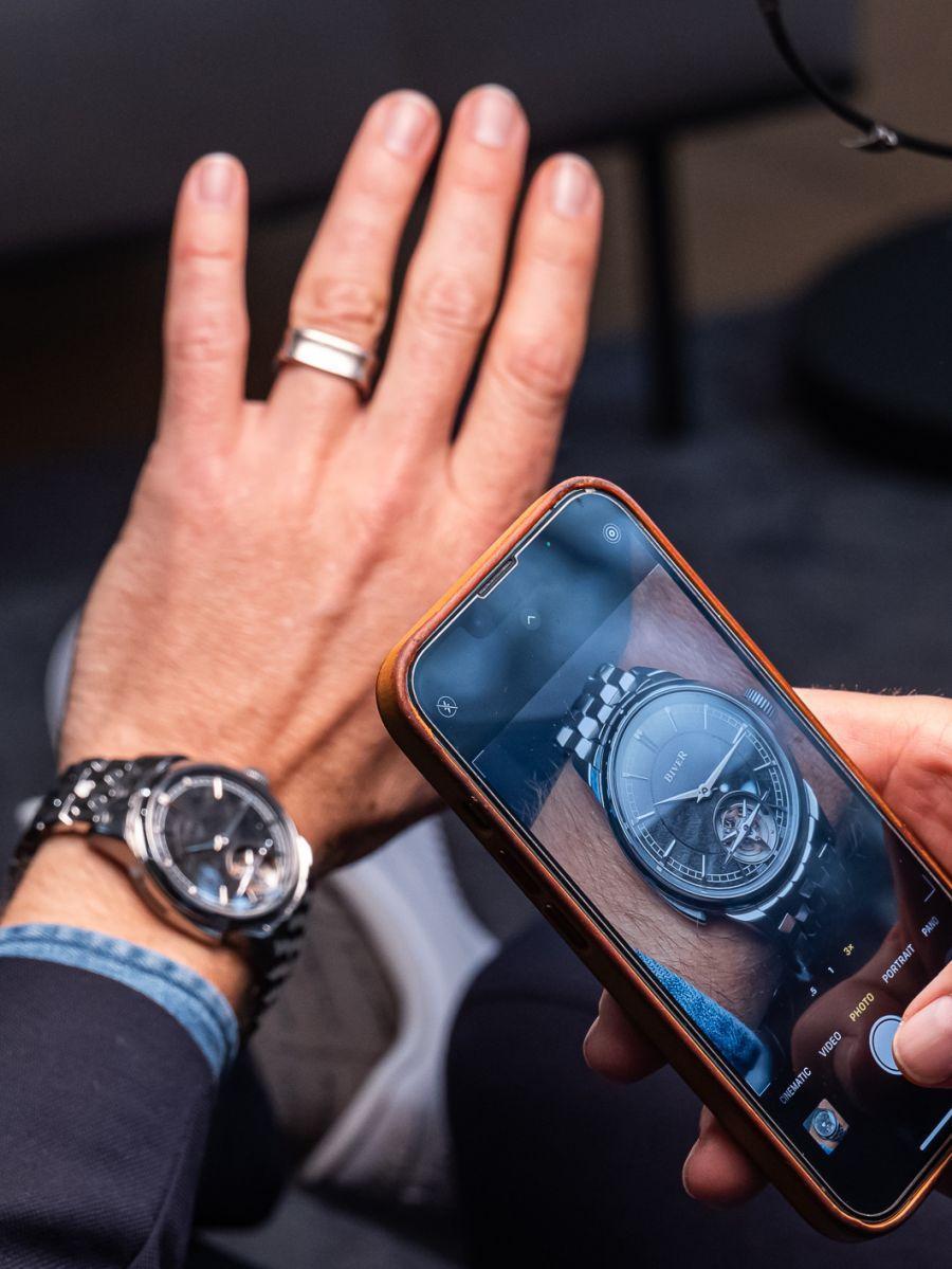 BIVER第一款作品The Carillon Tourbillon微型自動陀教堂音簧三鎚三問陀飛輪錶款。