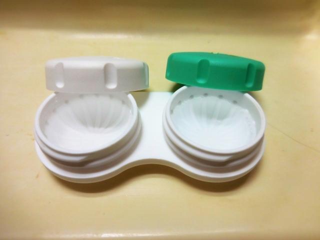 隱形眼鏡保存盒屬於醫療器材，沒有許可執照po上網販售恐違法。（示意圖，photoAC）