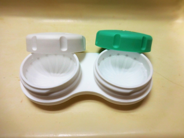 隱形眼鏡保存盒屬於醫療器材，沒有許可執照po上網販售恐違法。（示意圖，photoAC）