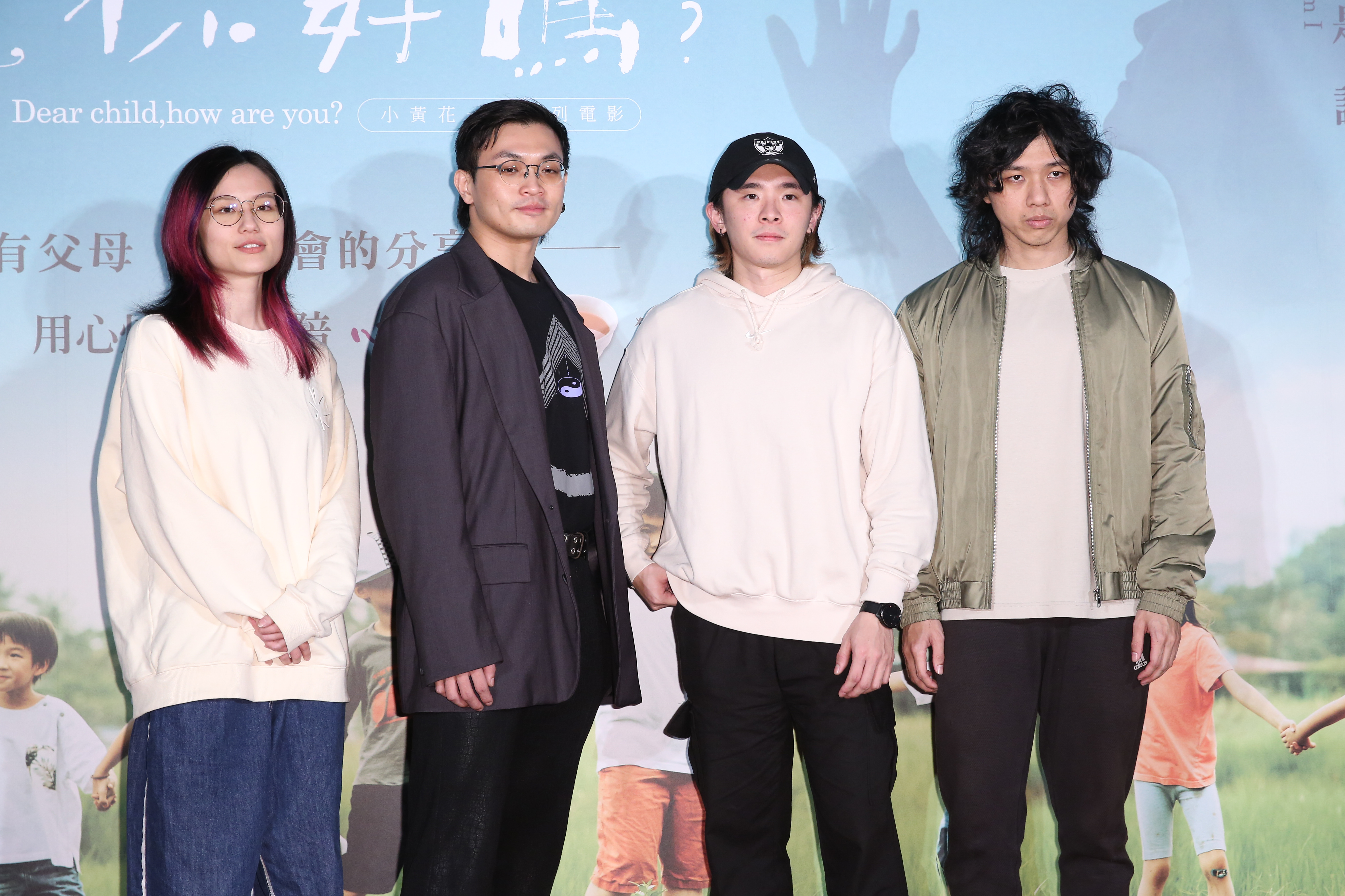 重返歌手身分,即將於大港開唱與李心潔合作的美秀集團也在正式開唱前先來力挺女神。