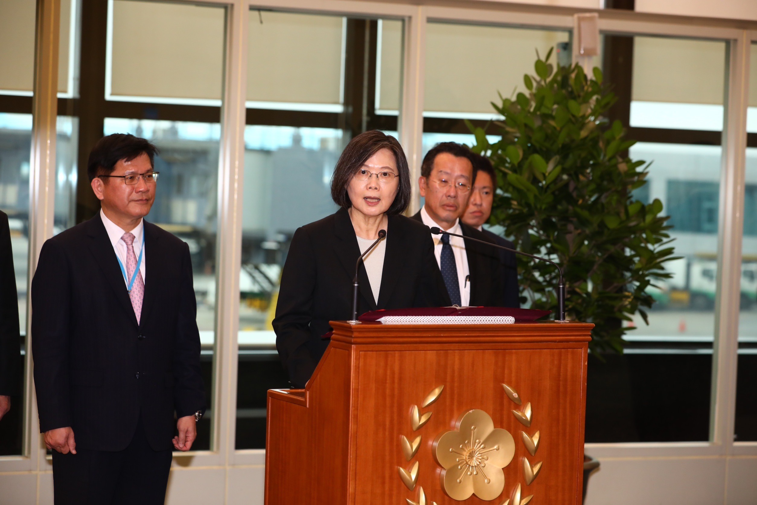 我國總統蔡英文今日啟程「民主夥伴共榮之旅」，造訪友邦並過境美國。