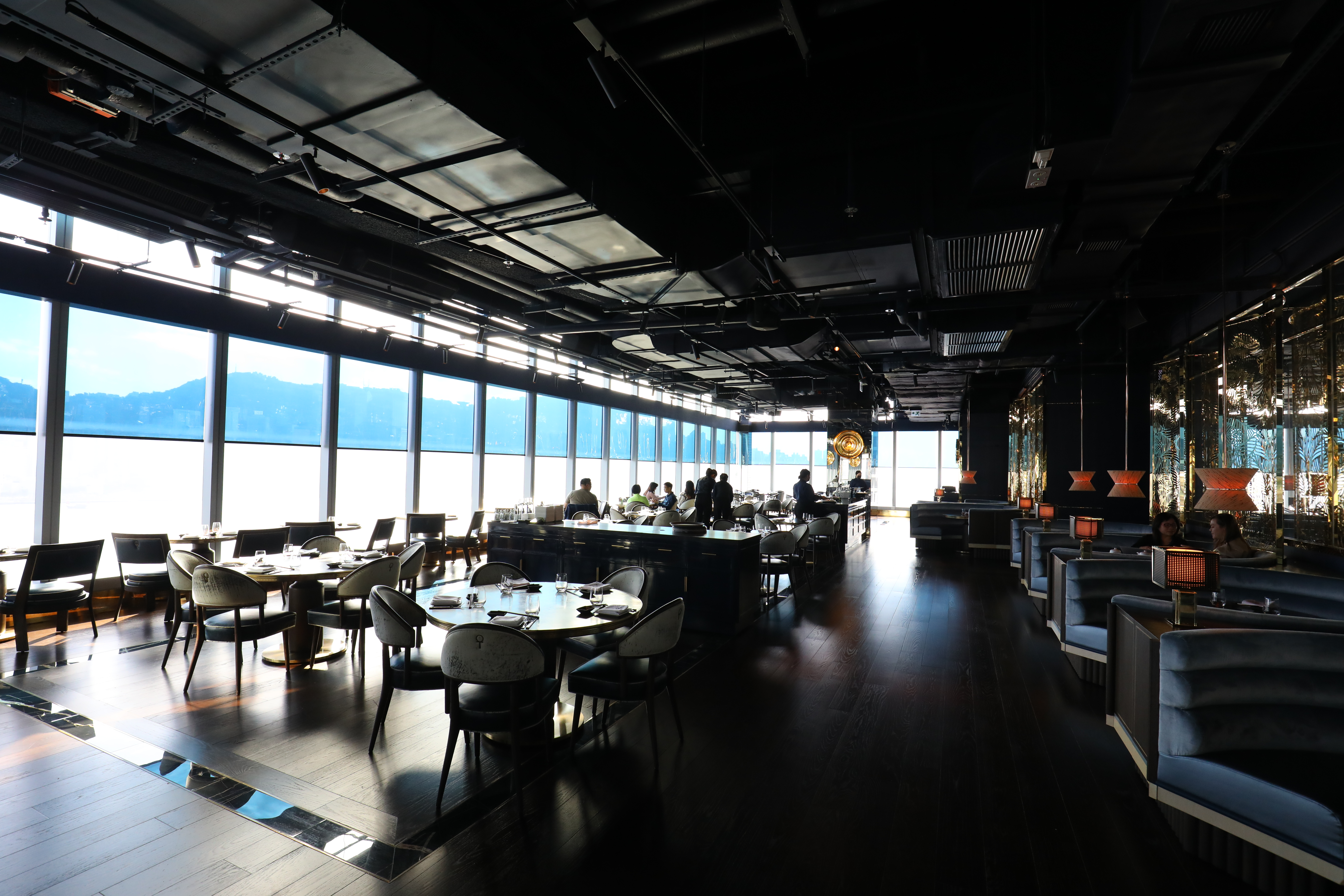 整個用餐空間非常開闊。