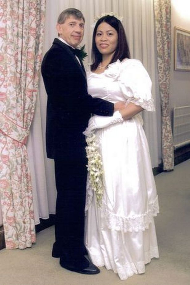 謝帕德在2004年的結婚照。(翻自《Hull Live》)