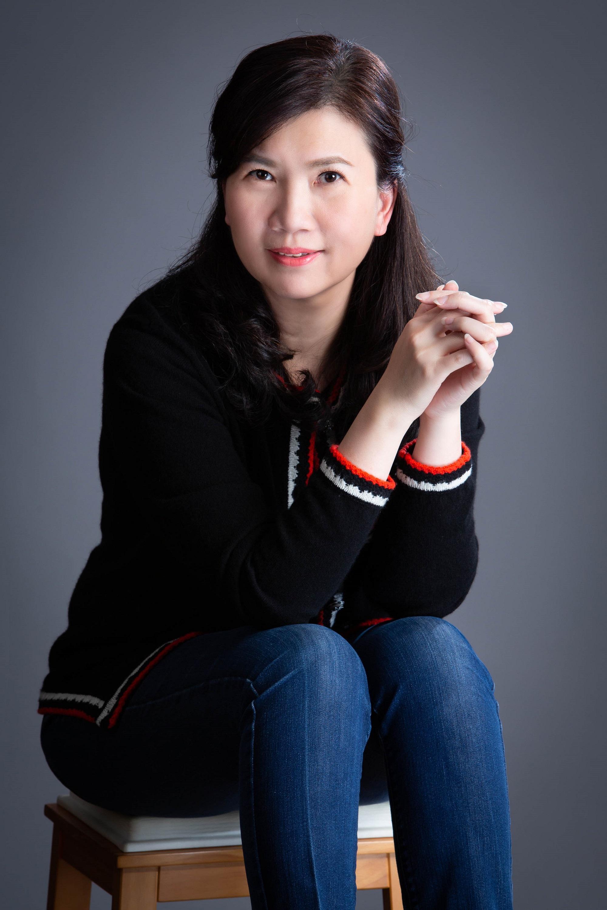 李芃君曾率團隊在1年內「以投代購」耗資上億元催生《做工的人》《誰是被害者》等多部熱門台劇。(NMEA提供)
