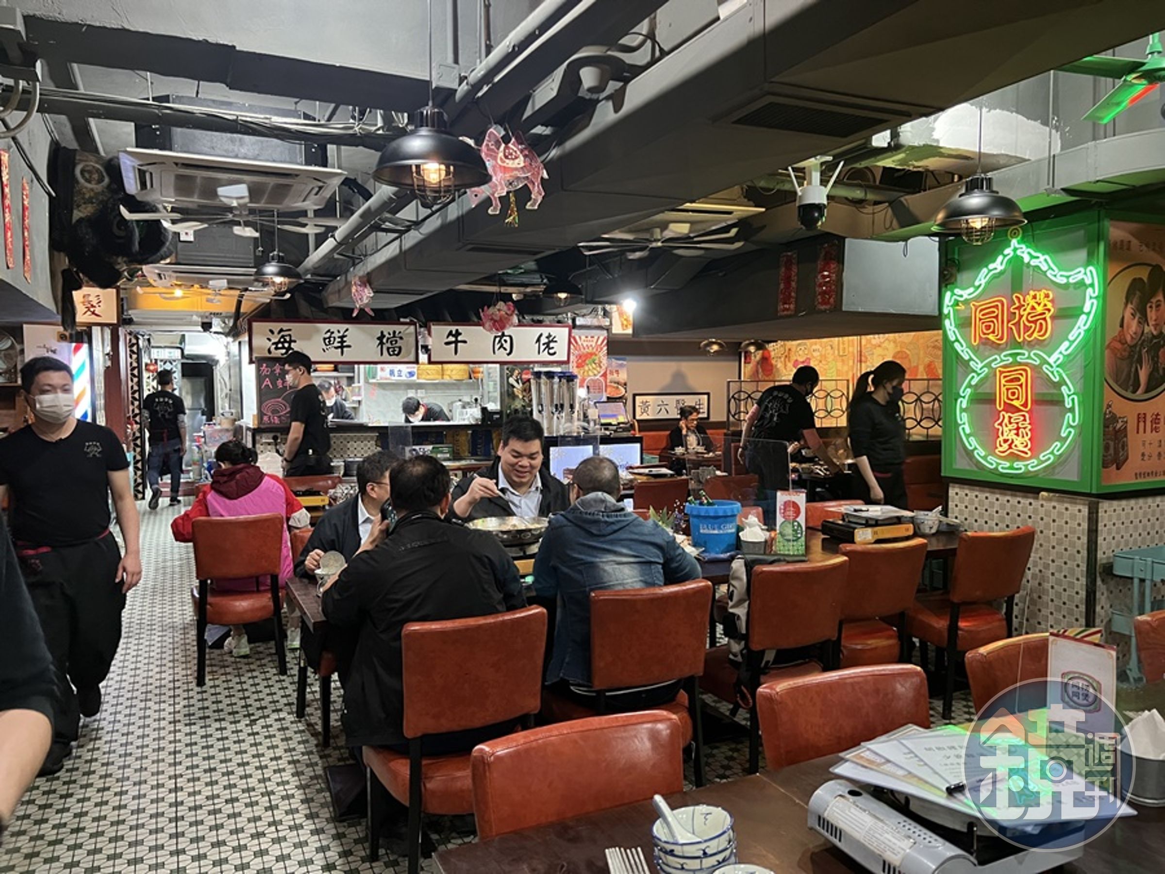 九龍城有許多老字號打邊爐,同撈同煲火鍋以老港風味為主打。