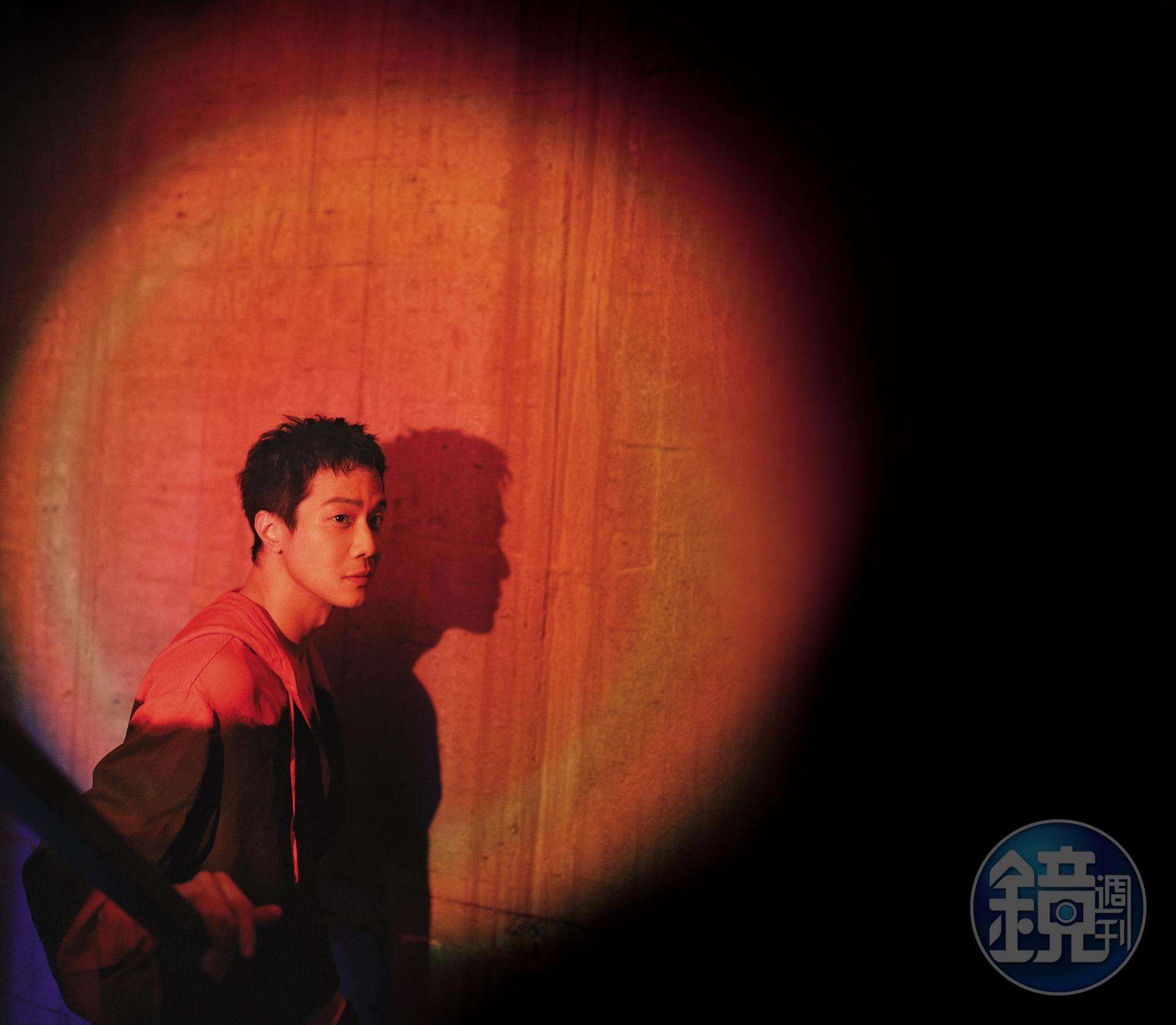 在鏡頭前,他是「做工的人」,但薛仕凌真心佩服的,是那些在鏡頭後「做工的人」。